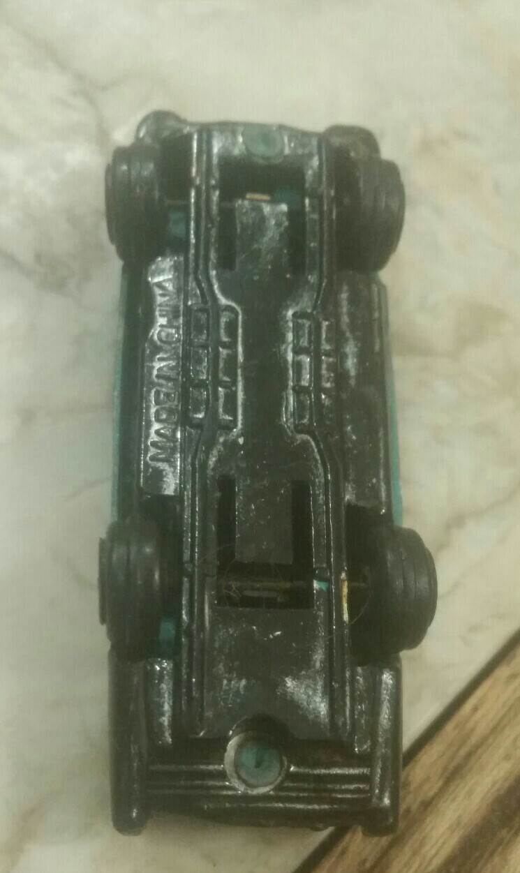 Vintage die cast and plastic car unbranded No 3