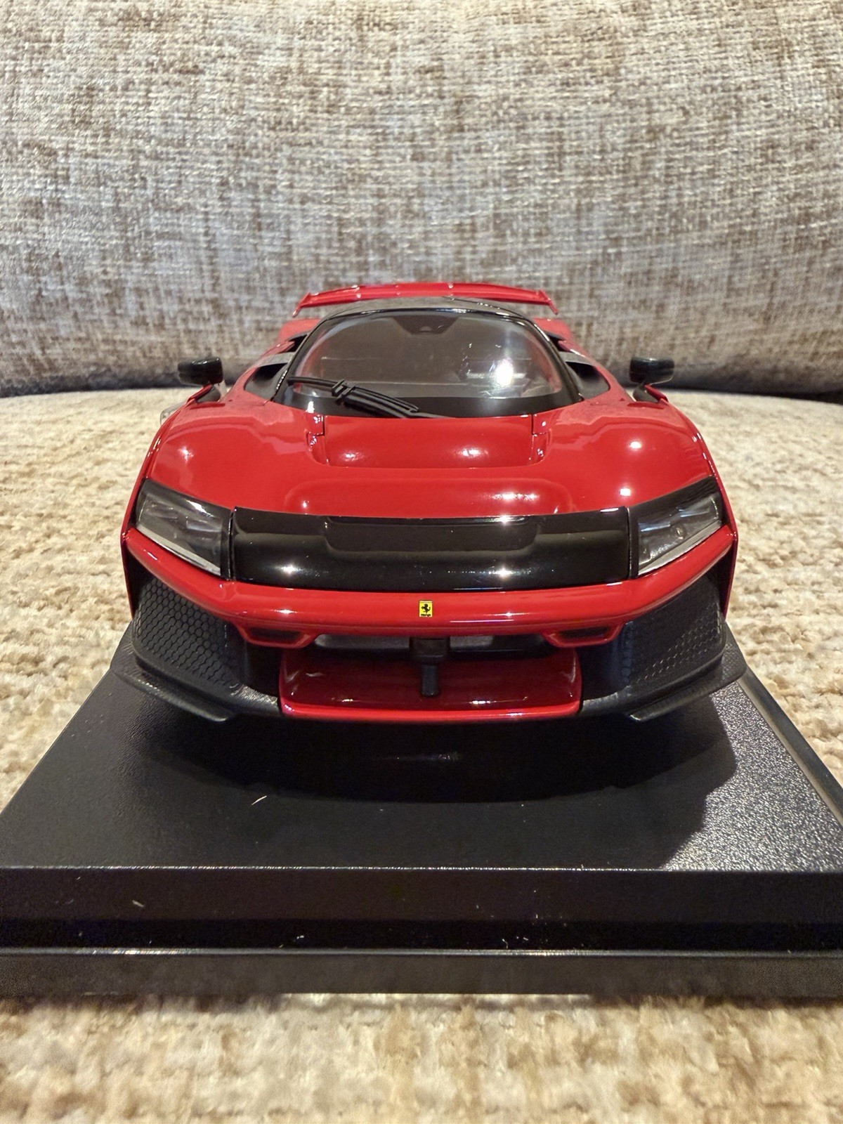 1/18 Maisto Ferrari F80 Rosso Corsa Red Diecast Special Edition