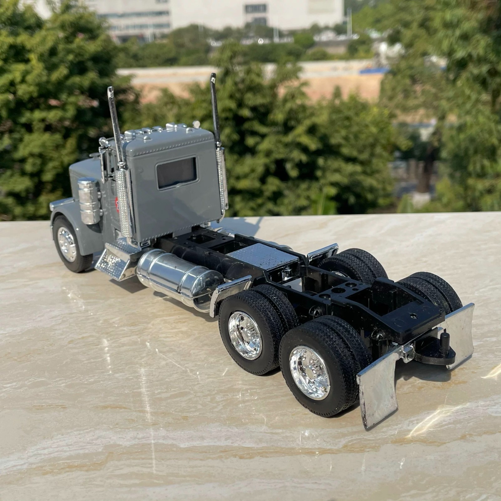 Peterbilt 1:32 Heavy Truck Diecast Model, Static Display Loose Unboxed