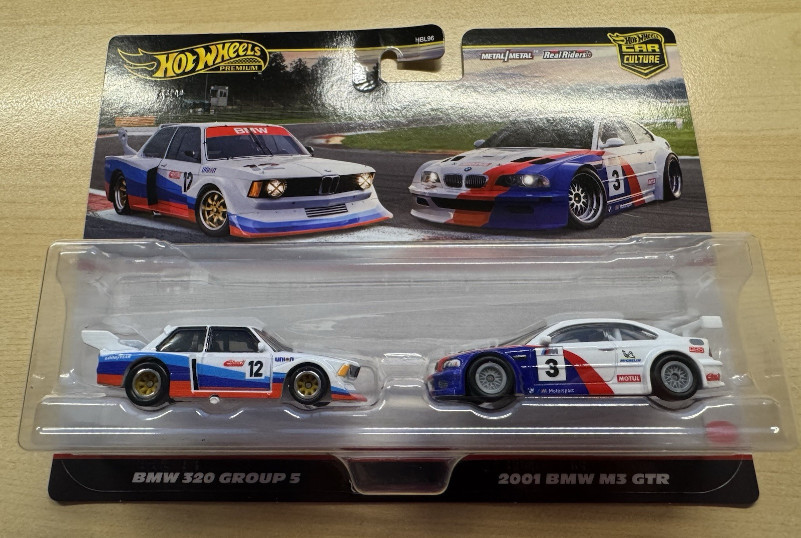 Hot Wheels Premium 2025 – 2 Pack – BMW 320 Group 5 + 2001 BMW M3 GTR