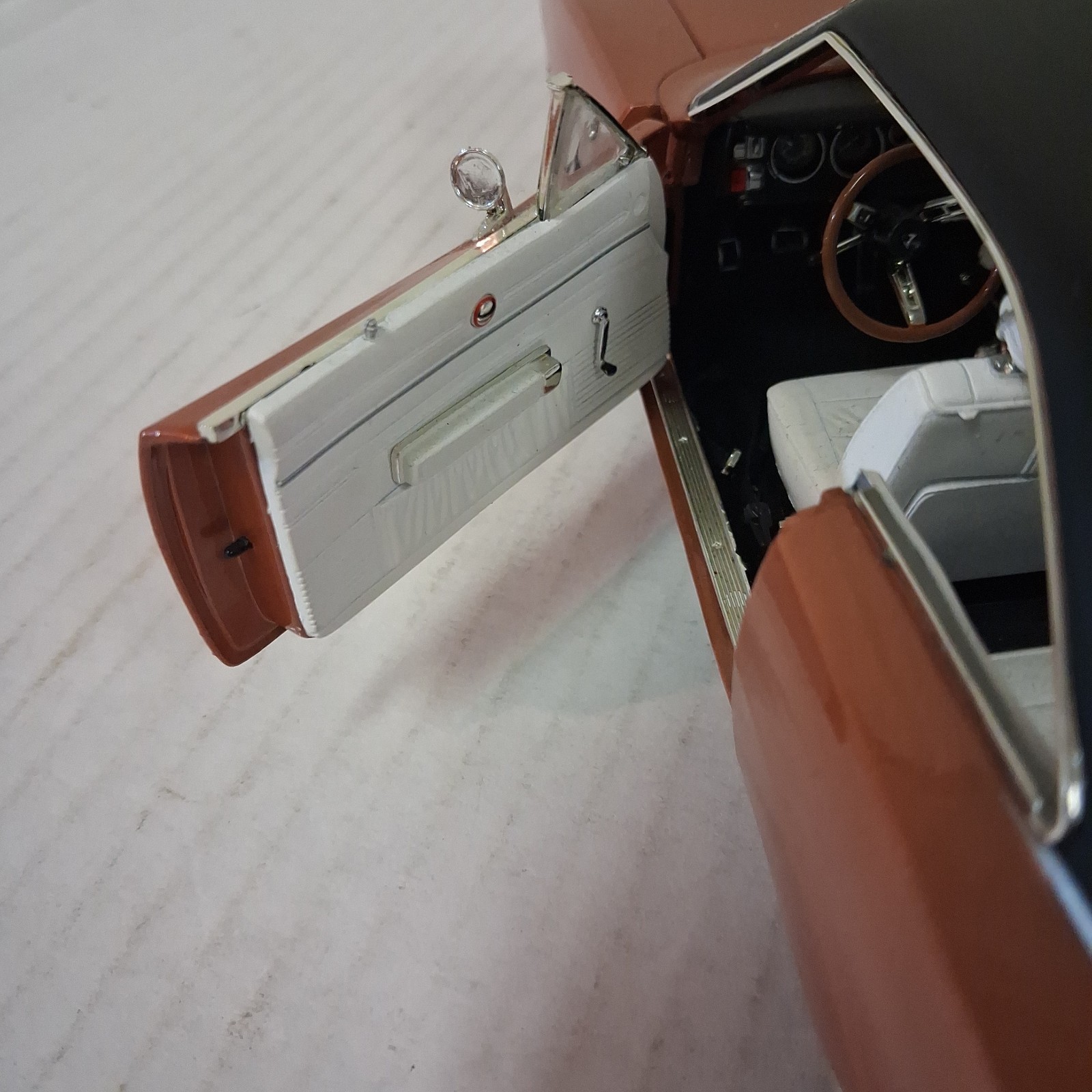 AUTO WORLD 1/18 Diecast BRONZE 1968 DODGE CHARGER R/T SPECIAL 1 OF 1002 Copper