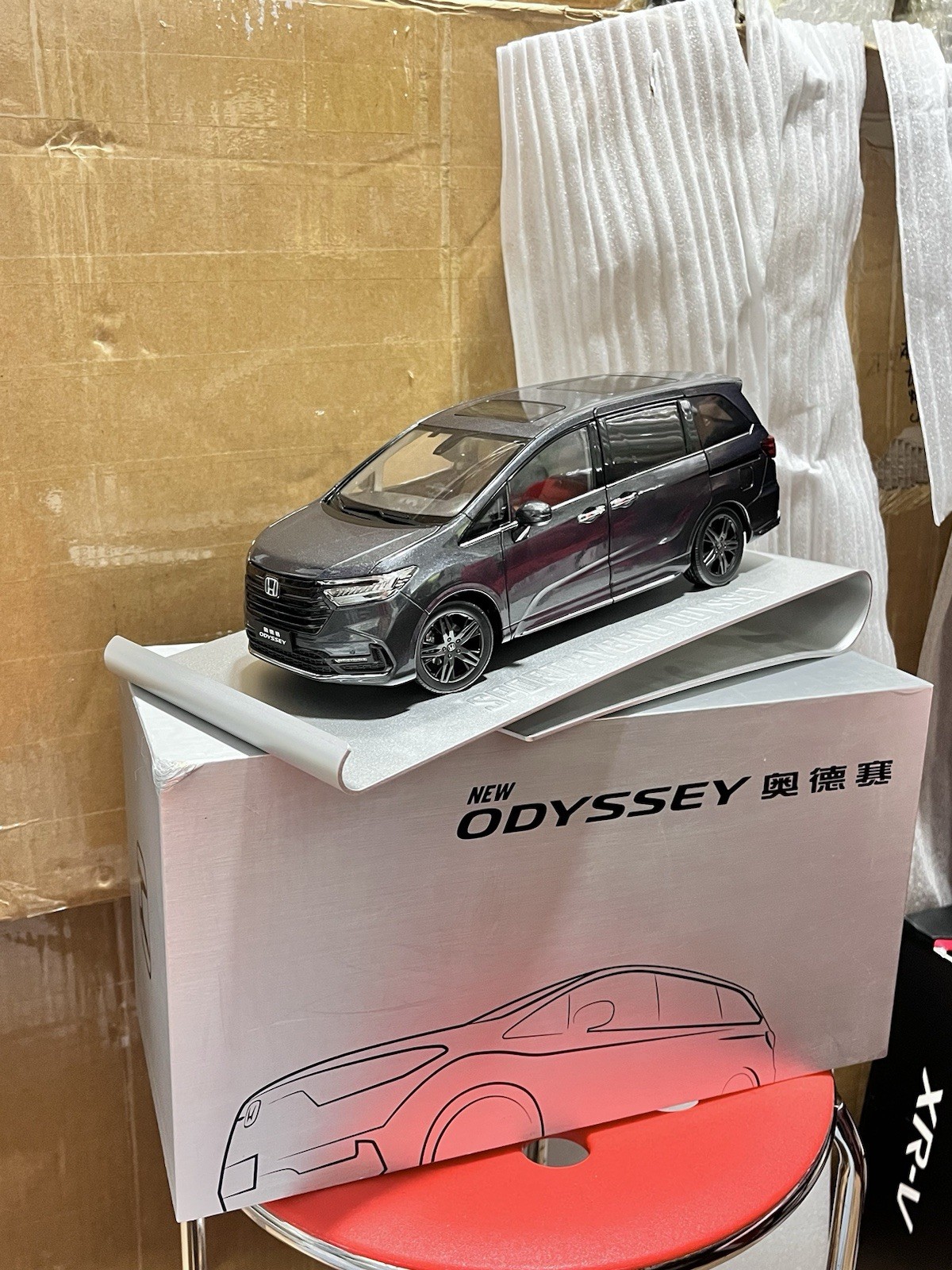1:18 Scale Honda Odyssey Absolute EX Black Edition Blue Diecast Model W/ Base