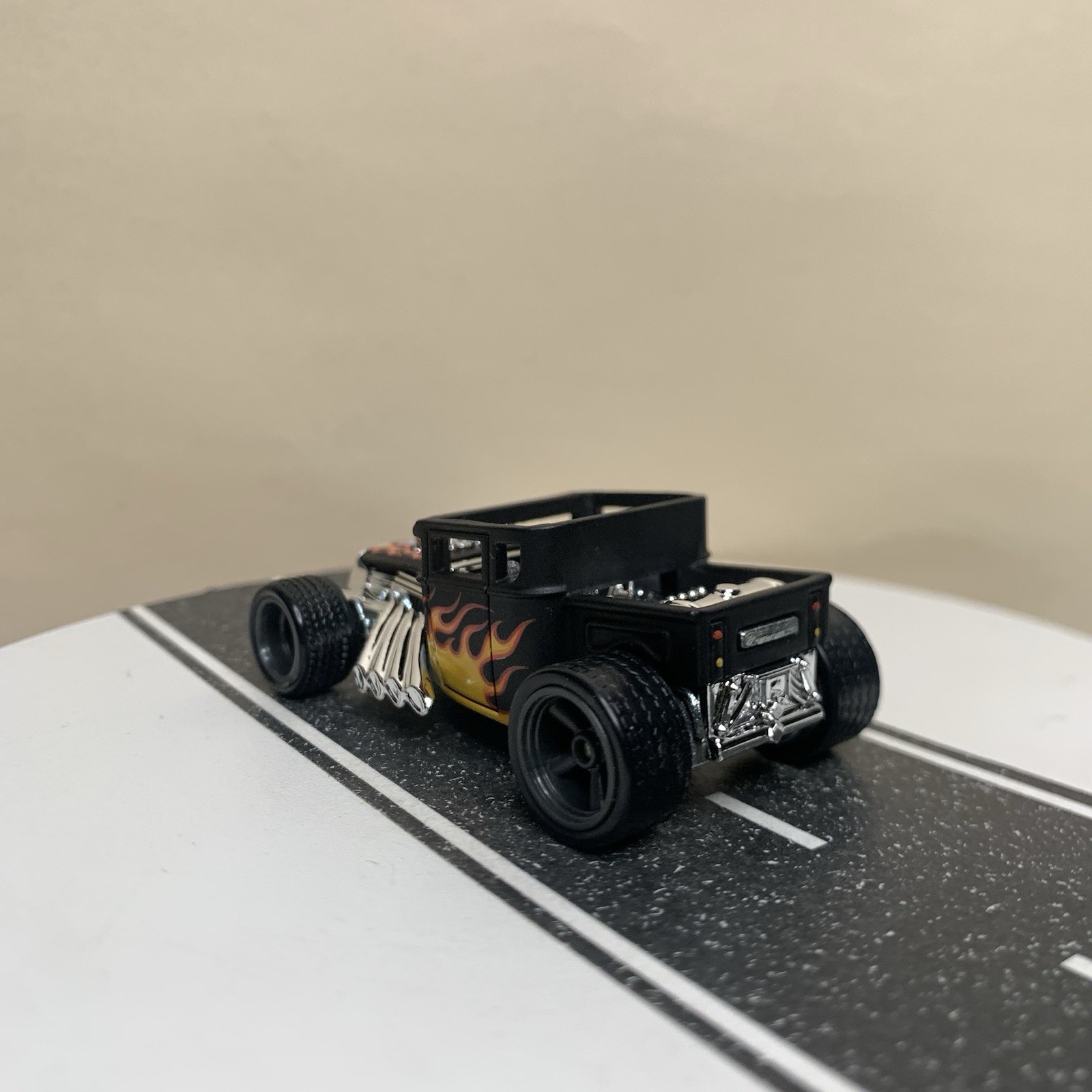 2020 Hot Wheels Premium Boulevard Bone Shaker Matte Black w/Flames & RR 1:64 NM