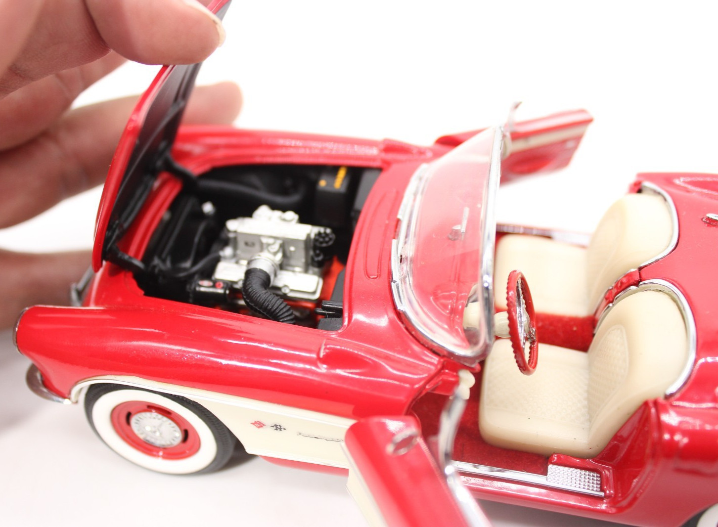 Franklin Mint 1957 Chevrolet Corvette Convertible Die-Cast Model Car 1:24 Scale