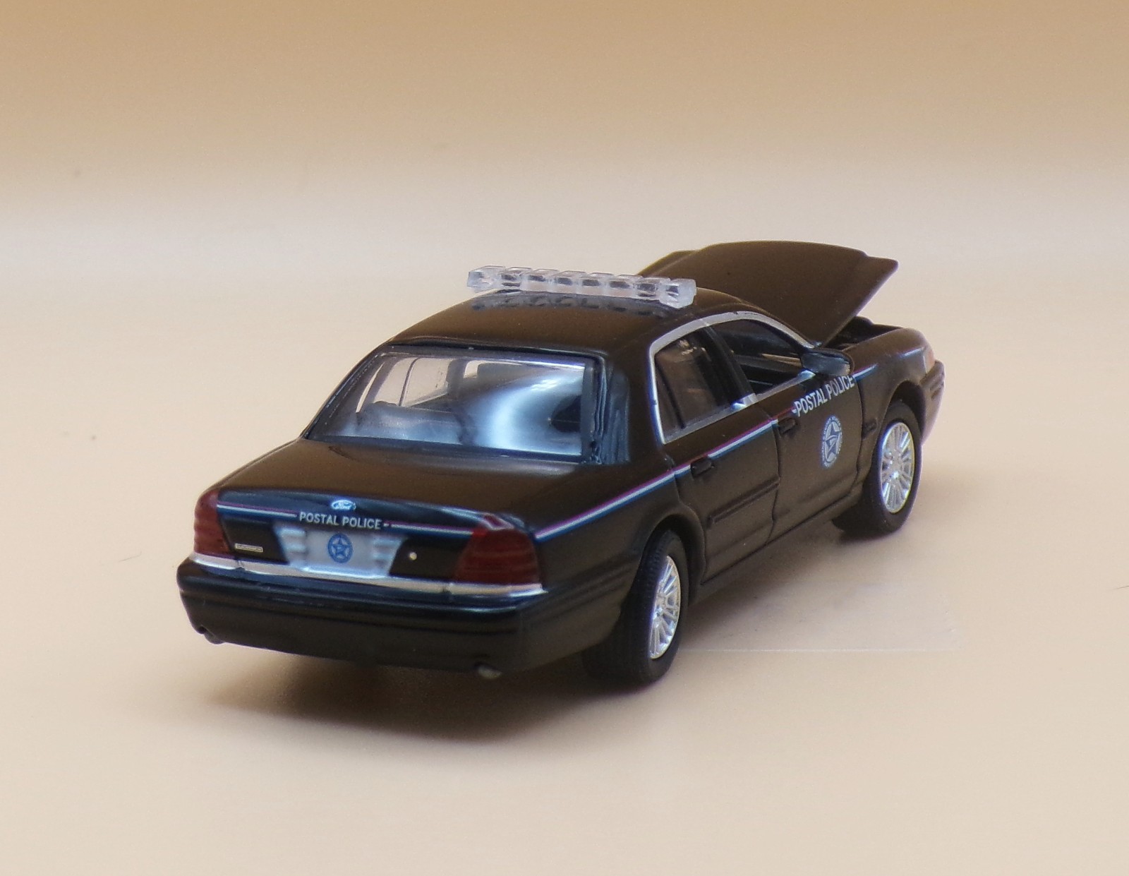 2010 ford Crown Victoria USPS Police Interceptor.. Greenlight …1:64