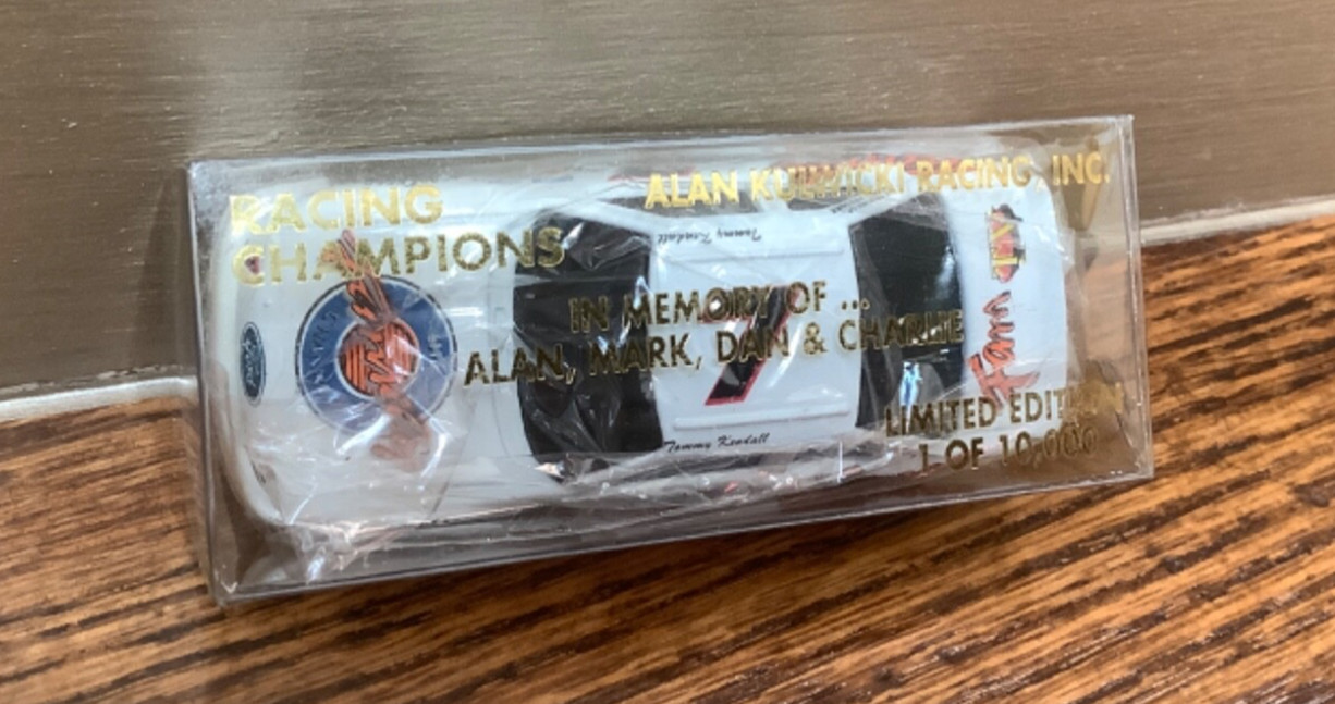 Racing Champions #7 Tommy Kendall In Memory of Alan Kulwicki 1:64 Die Cast 1993