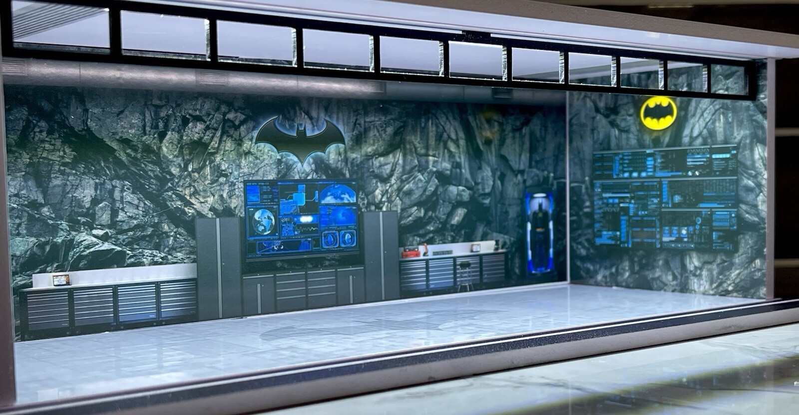 Batman Cave Theme FOR Hot Wheels 1:64 Model Diorama Garage LED Lighting!