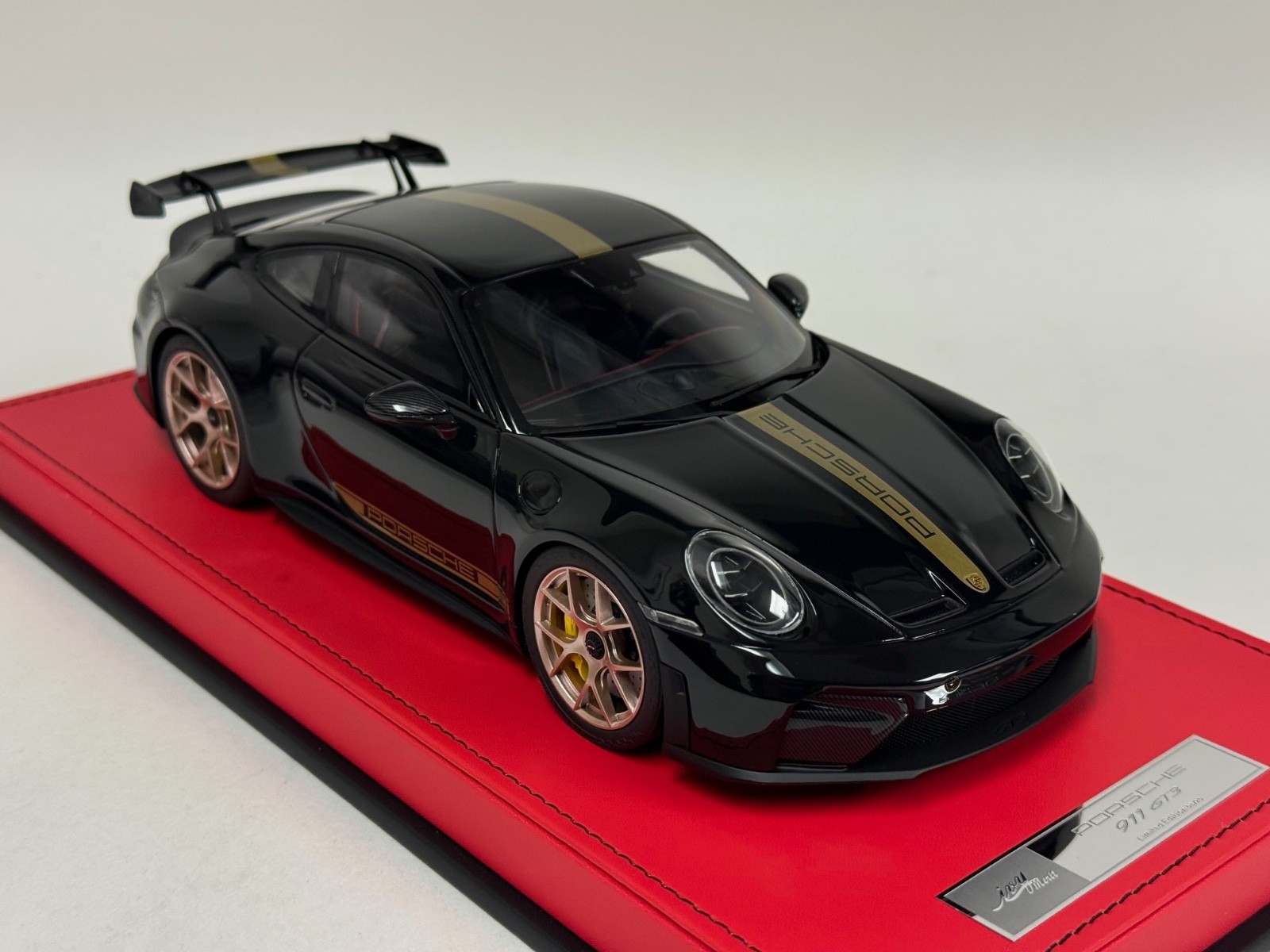 1/18 Ivy Porsche 911 GT3 992.1 in Black with Gold Stripe on Leather 20 pcs AB653