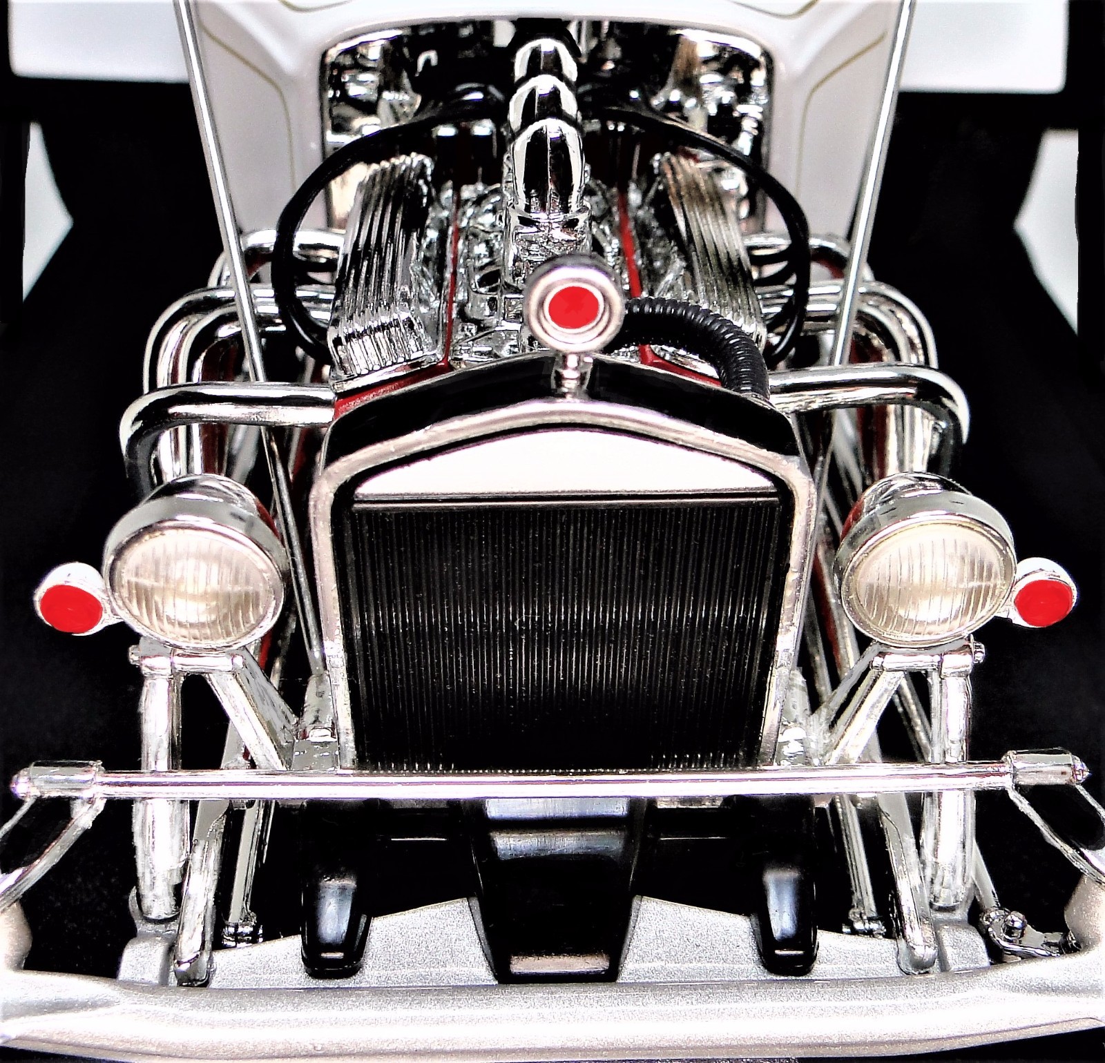 Race Car w/Corvette Engine 24 Hot Rod55 1955 57 1957 12 Carousel White 1:18 1963