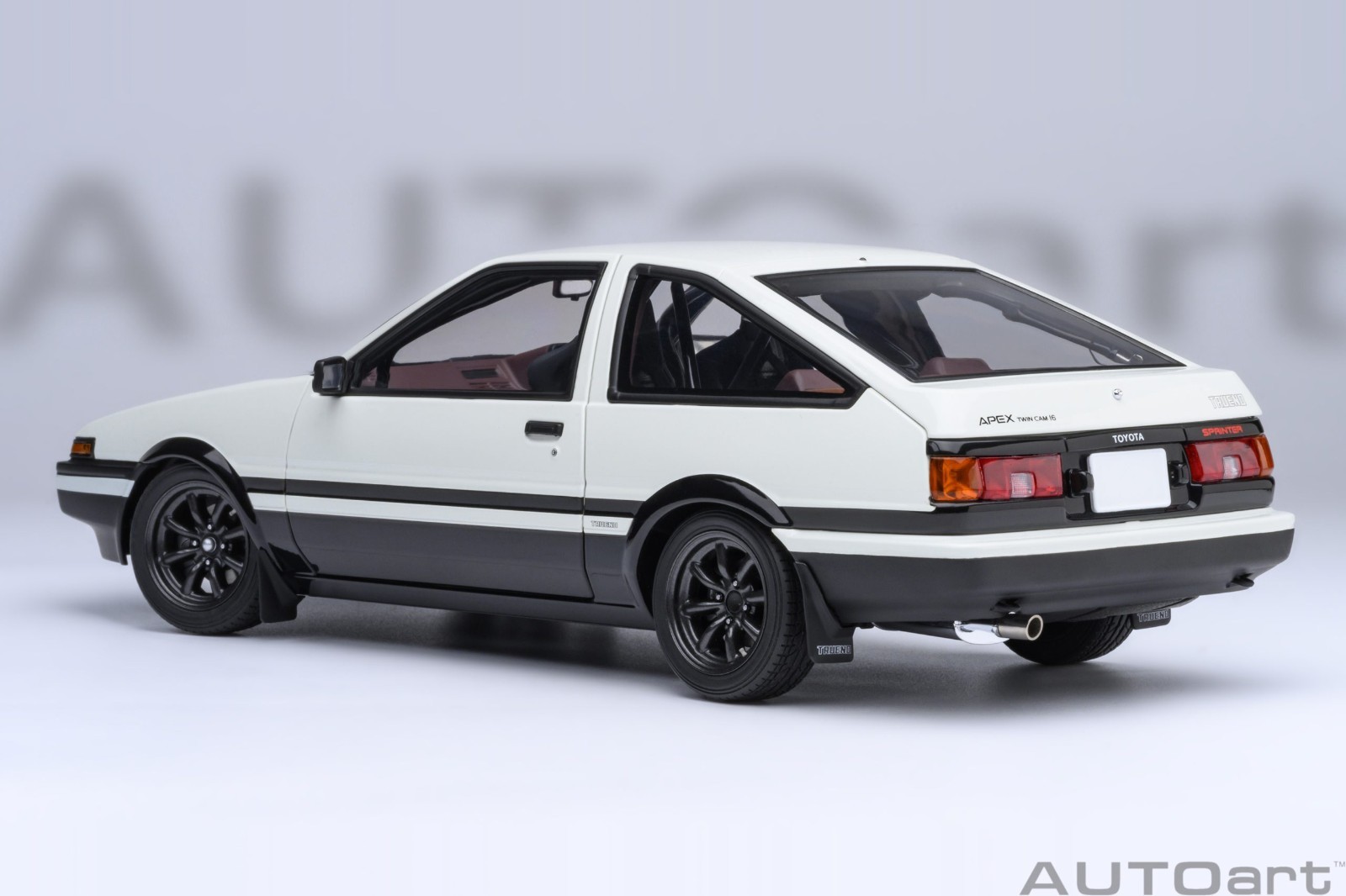 TOYOTA SPRINTER TRUENO (AE86) RHD PROJECT D FINAL 30 YEARS 1/18 BY AUTOART 78787