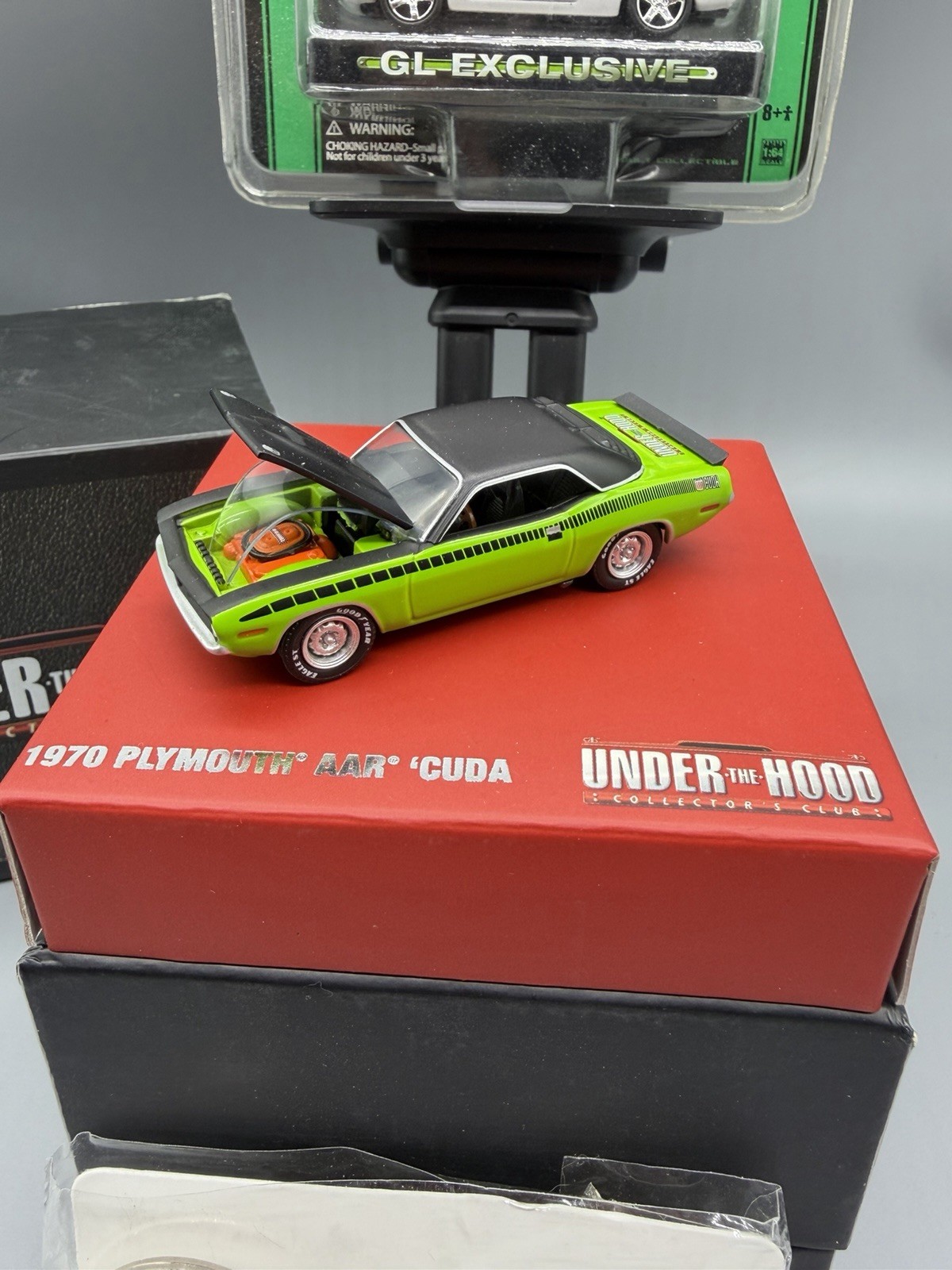 Greenlight Under The Hood Plymouth Cuda W/Uth Keychain+ Other GL Mopar Cars1:64