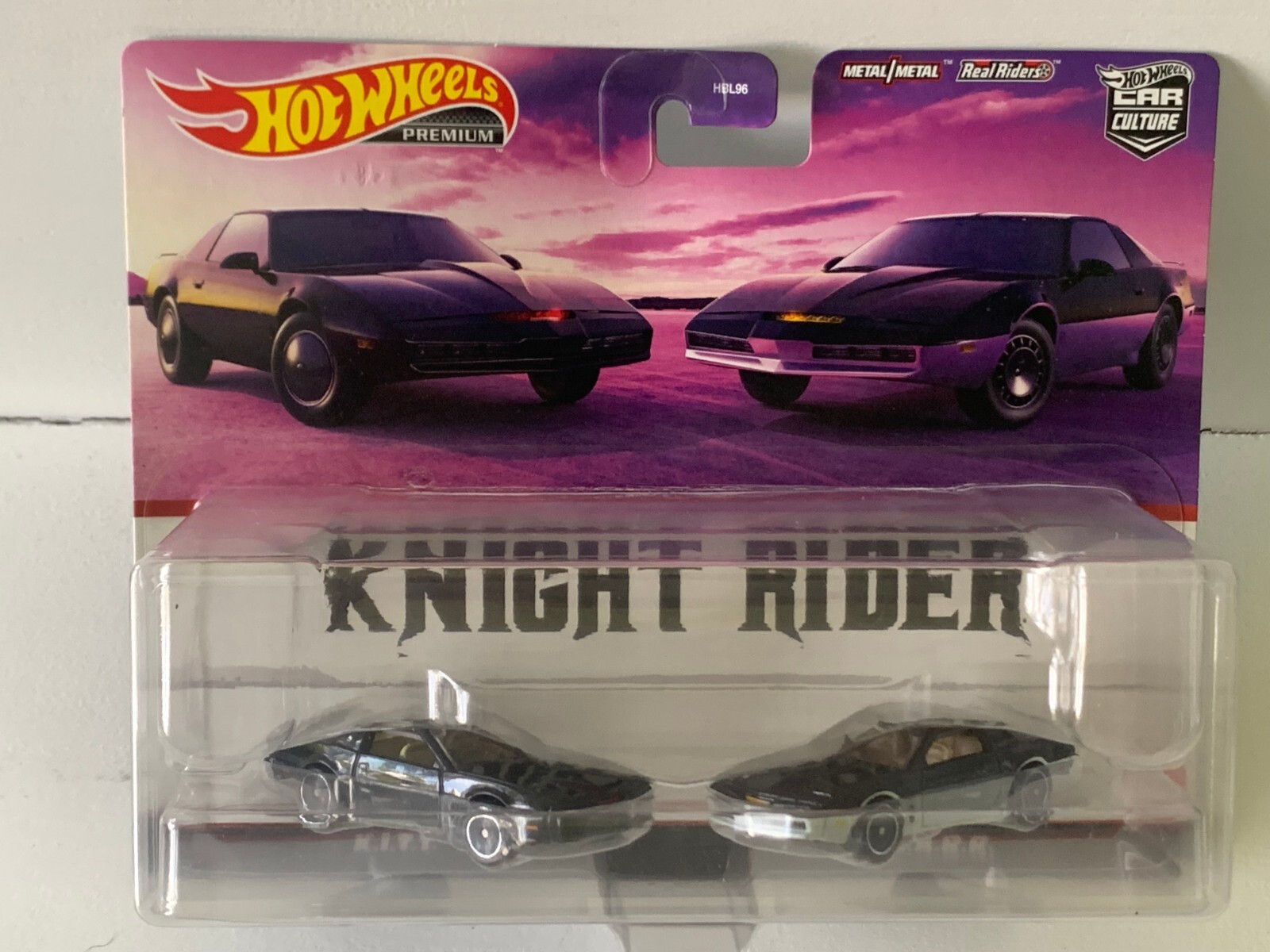 HOT WHEELS TWIN PACK 2 CAR SET KNIGHT RIDER K.I.T.T. K.A.R.R. 1:64 3+