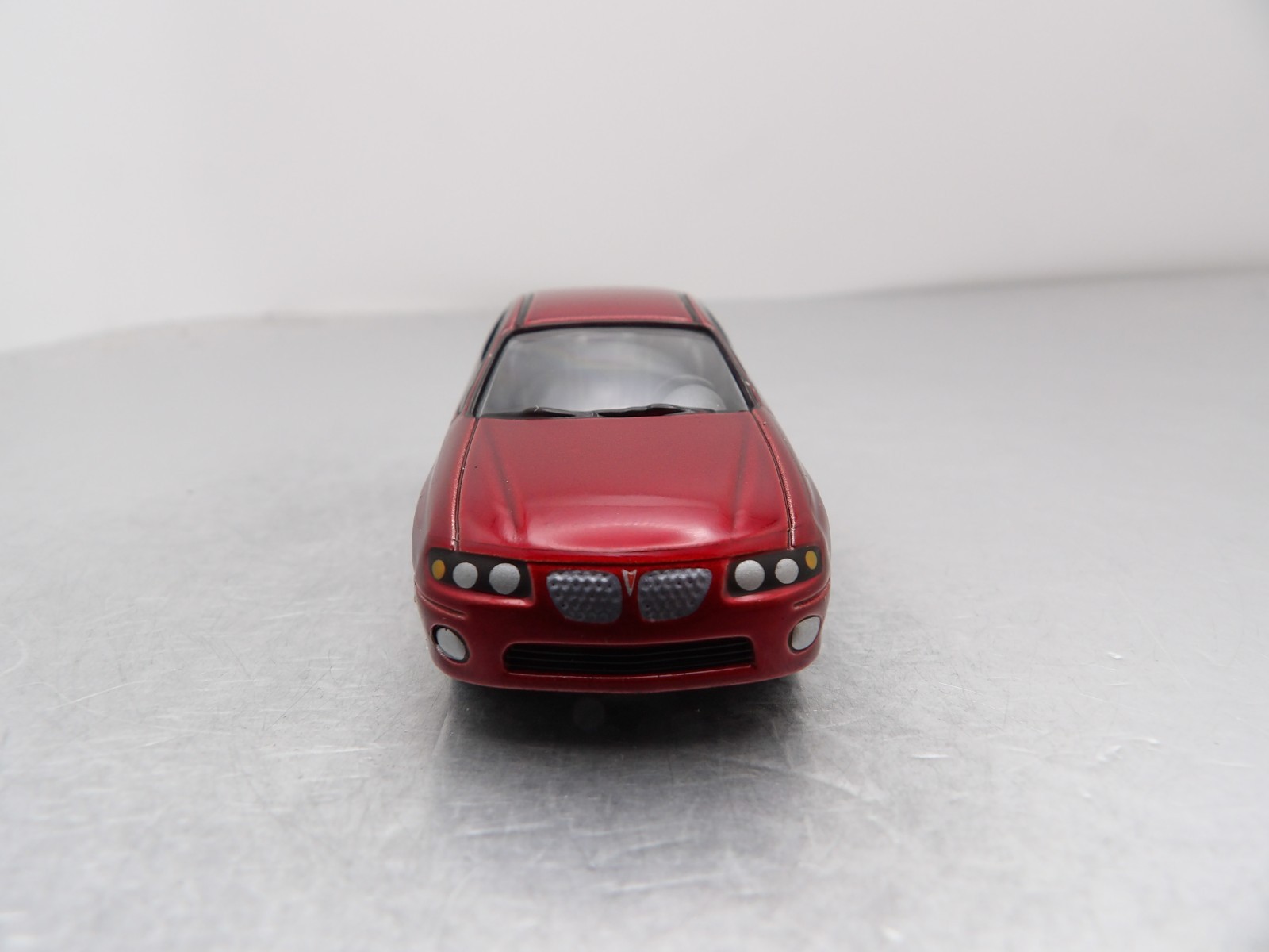 2004 PONTIAC GTO 2004 JOHNNY LIGHTNING LIGHTNING STRIKE NEW CARS 1:64