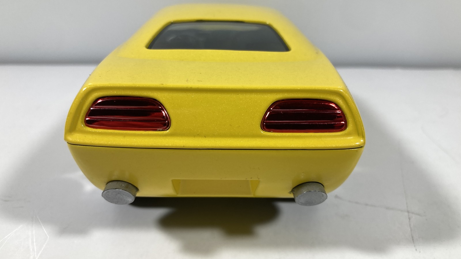 Classic Metal Works PsyCuda Yellow Custom Hot Rod Diecast Car 1:24 Thom Taylor