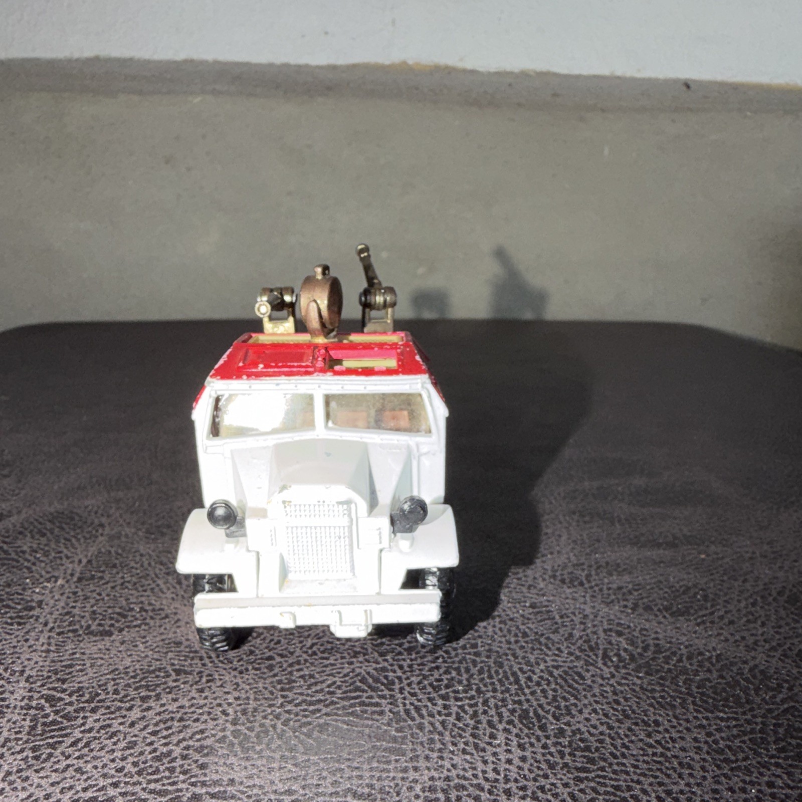Corgi Classics Land Rover Shorland Armoured Car 1:43 Diecast Police Gray/Red