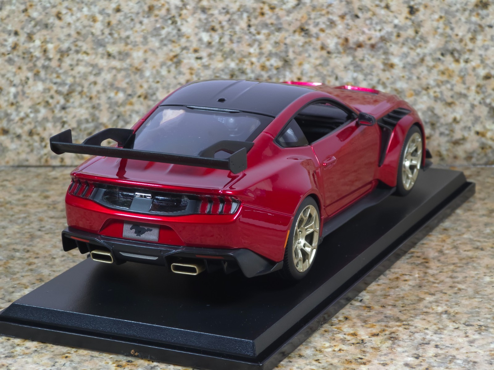 2025 Ford Mustang GTD 1:18 Maisto Exclusive Style Special Edition – RED