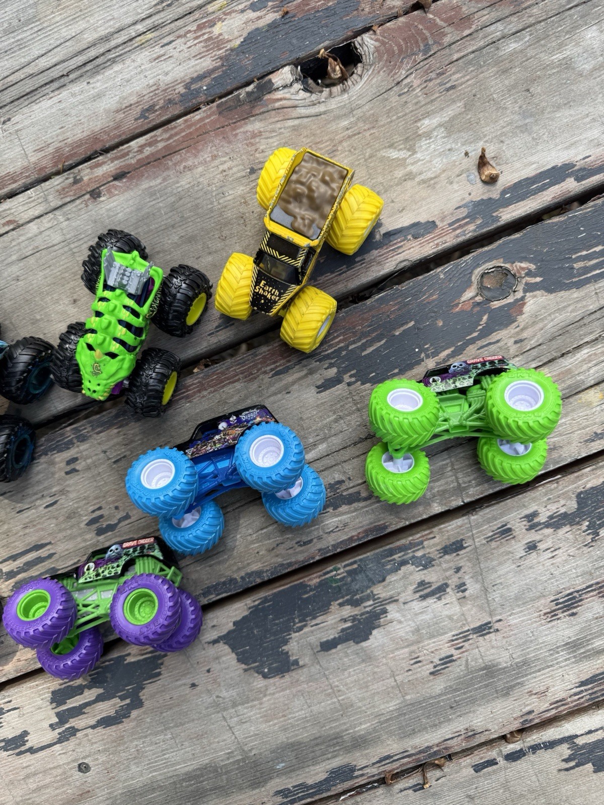 Hot Wheels Monster Trucks -BKT Assorted Style Multi Color Lot Of 8 1:64 EUC