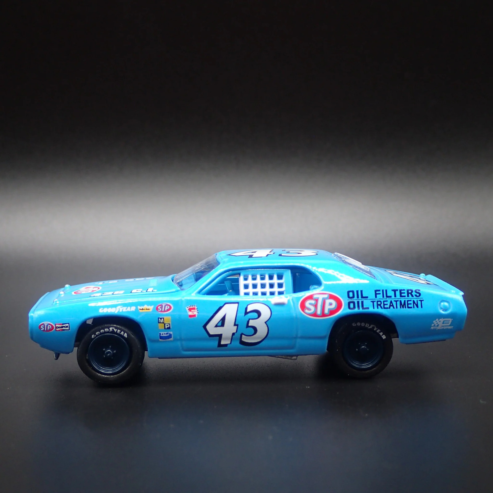 1972 72 PLYMOUTH ROAD RUNNER RICHARD PETTY’S #43 1:64 SCALE DIECAST MODEL CAR