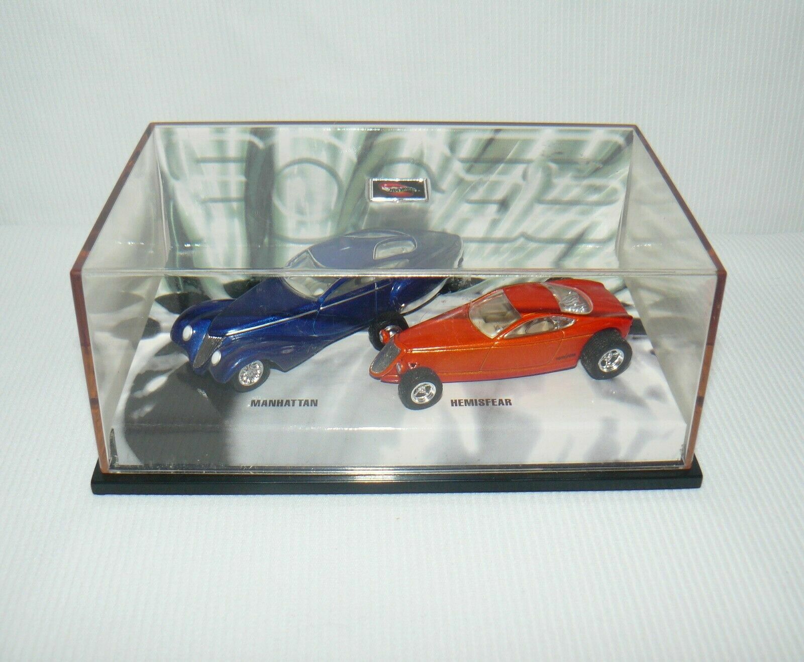 FOOSE DESIGN ” MANHATTAN & HEMISFEAR ” 1/64 100% HOT WHEELS 2 CAR SET BAD BOXES