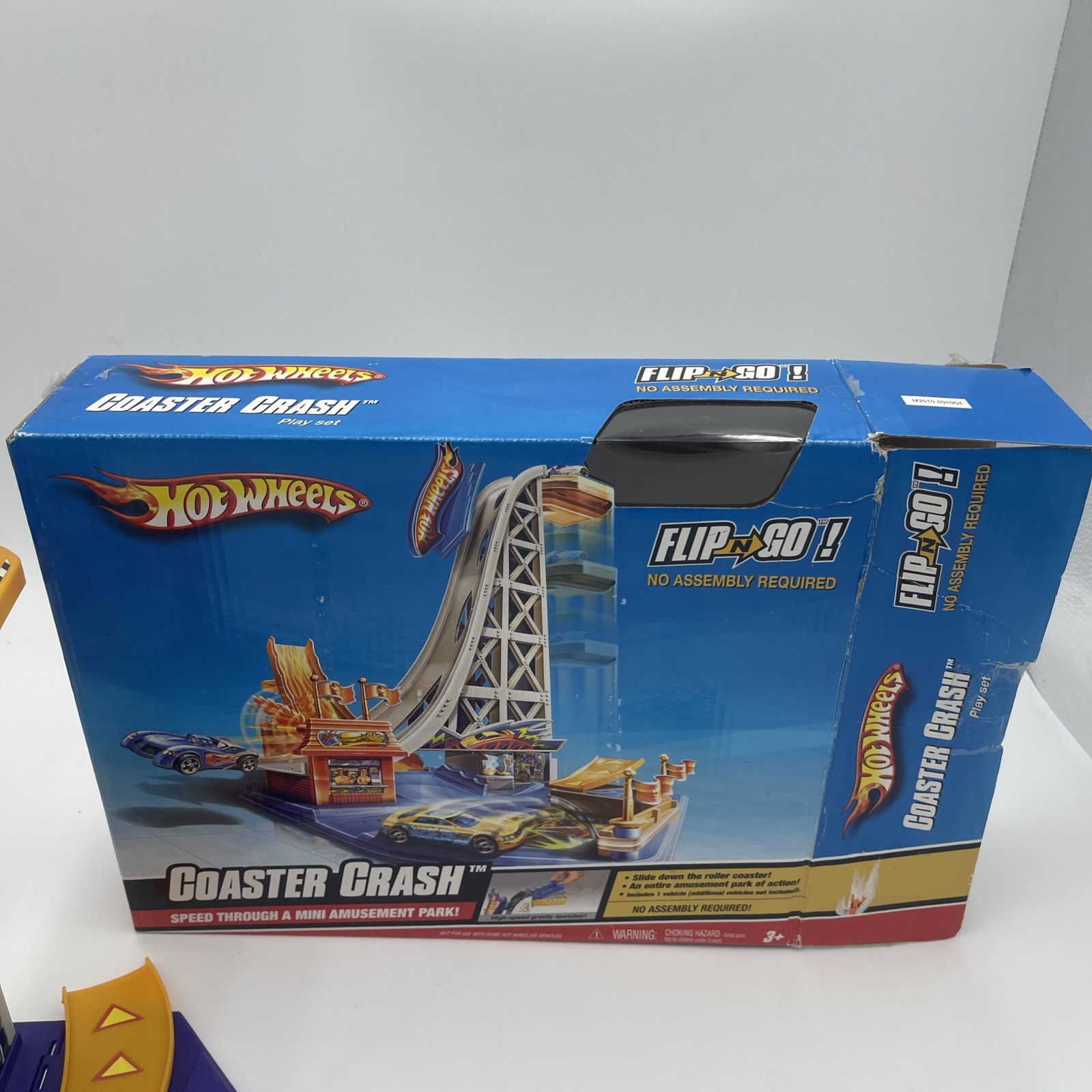 2007 Hot Wheels “Coaster Crash Flip-N-Go” Play Set By Mattel 12 1/2″ High W Box