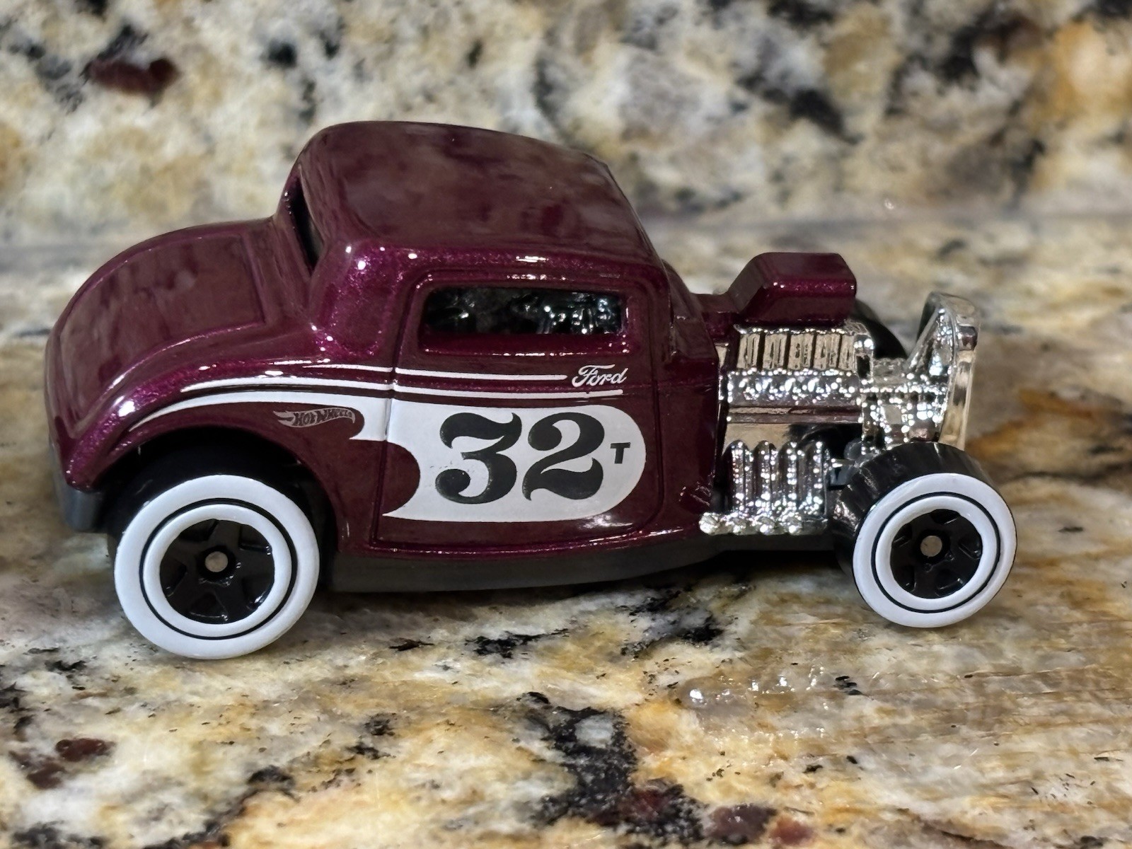 Hot Wheels RED EDITION ‘32 Ford, Mainlines, Multipack NEW LOOSE lot of 8