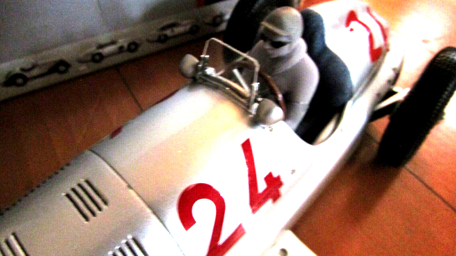 1939 Mercedes-Benz W165 #24 race car Tripolis LE w driver CMC M074 Box COA 1:18