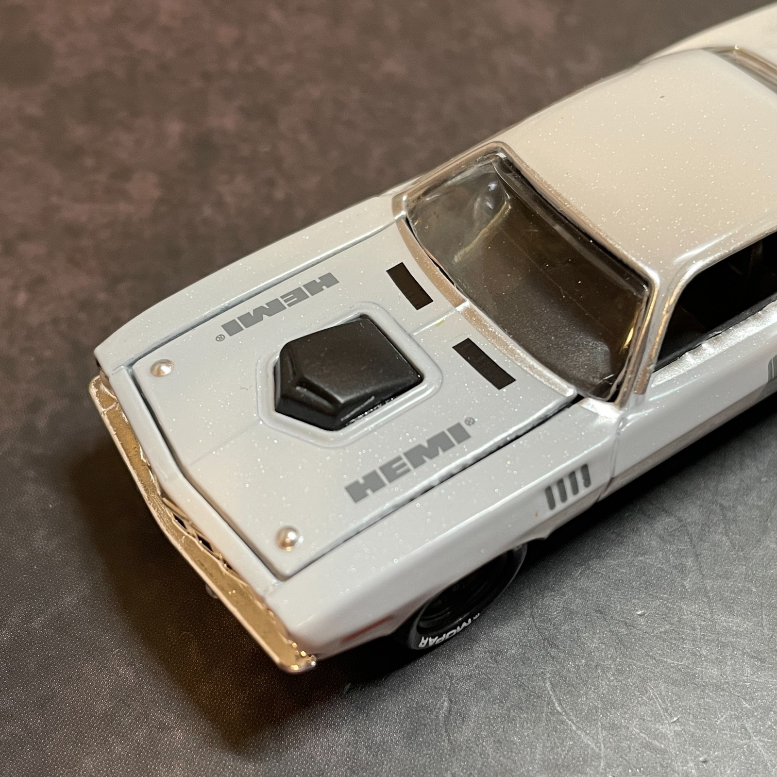1971 Plymouth HEMI Cuda *light ceramic gray* 1/64 M2 Machines Premium Diecast