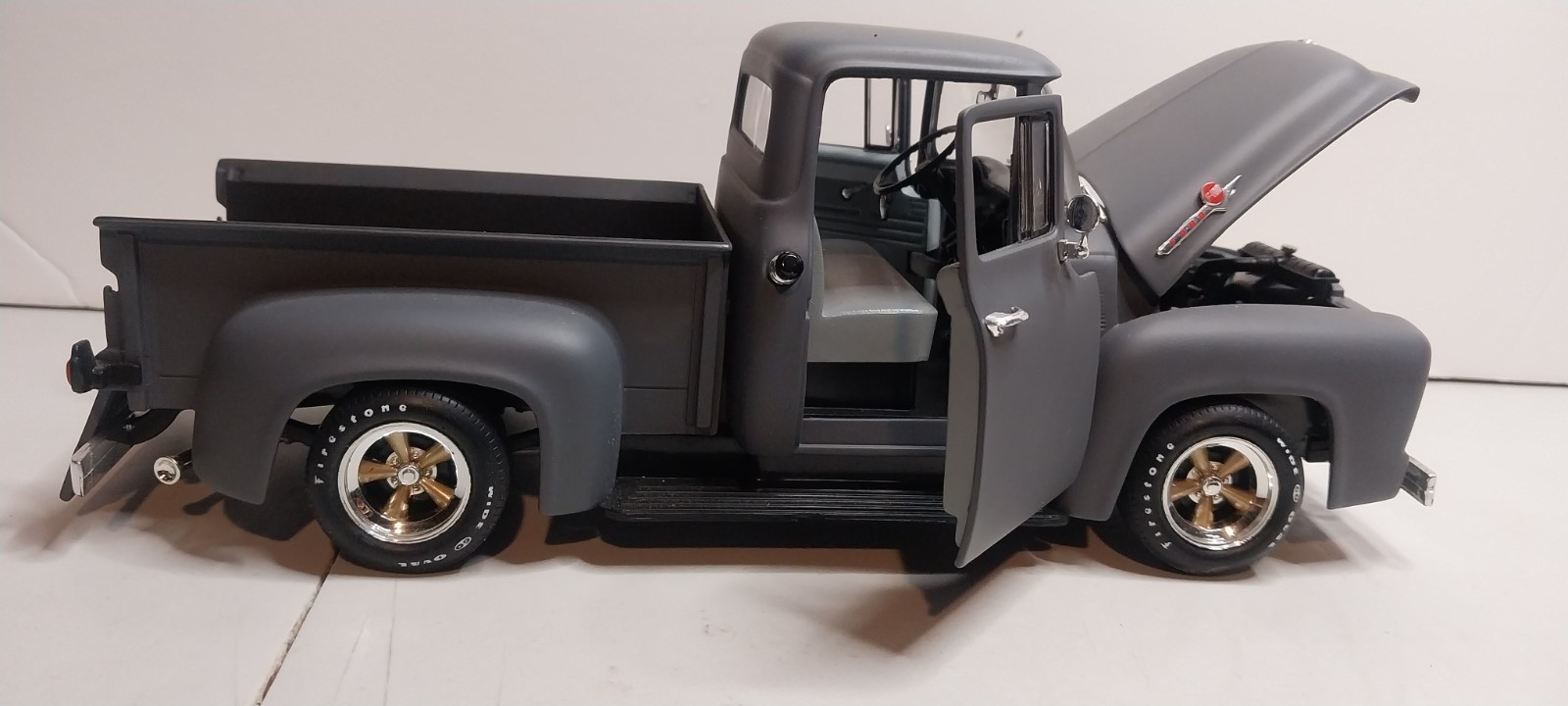 ERTL 1:18 1956 Gray Ford F100 Pickup Truck.