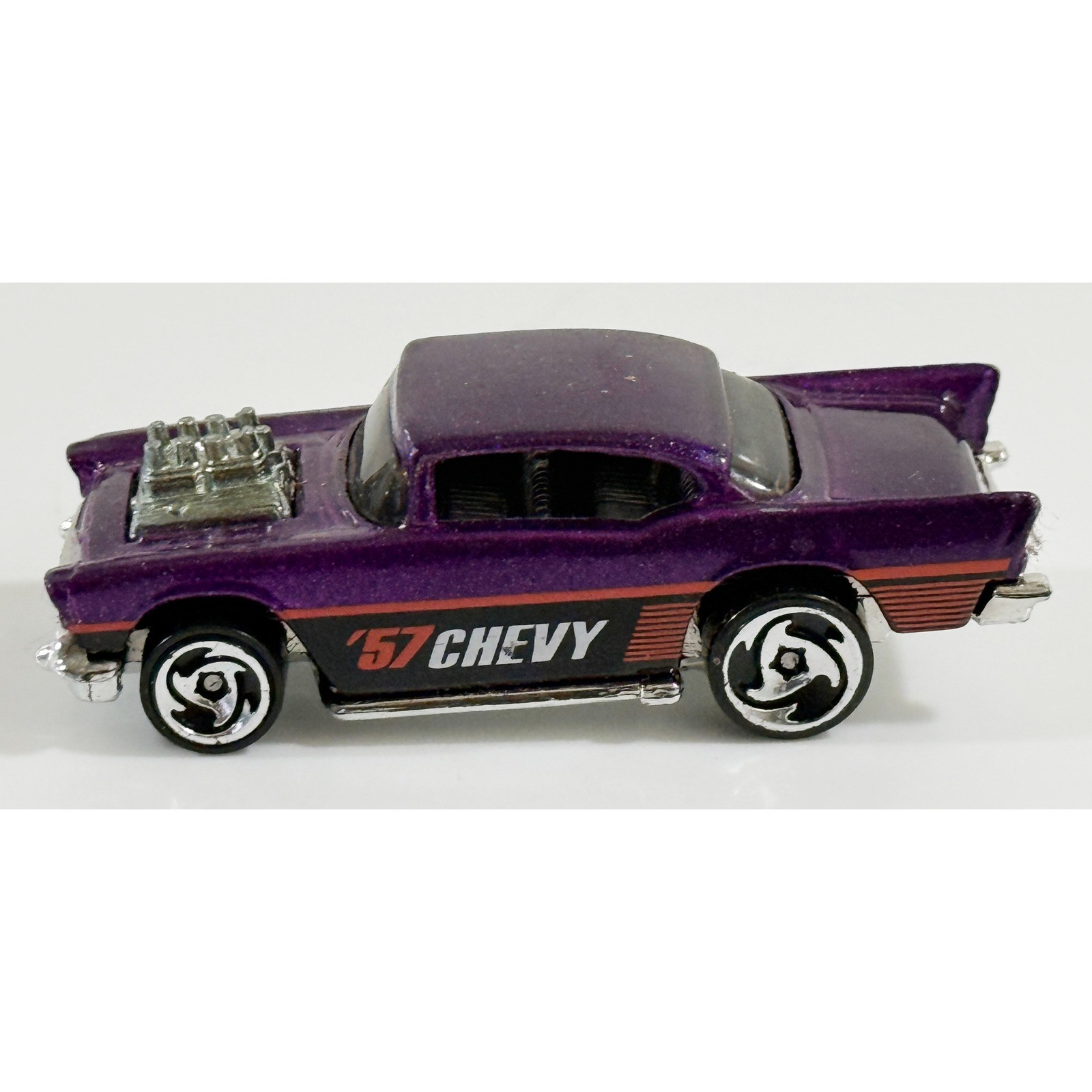 Hot Wheels 57 Chevy 1:64 Purple Metallic Exposed Engine Diecast Toy Car 1976