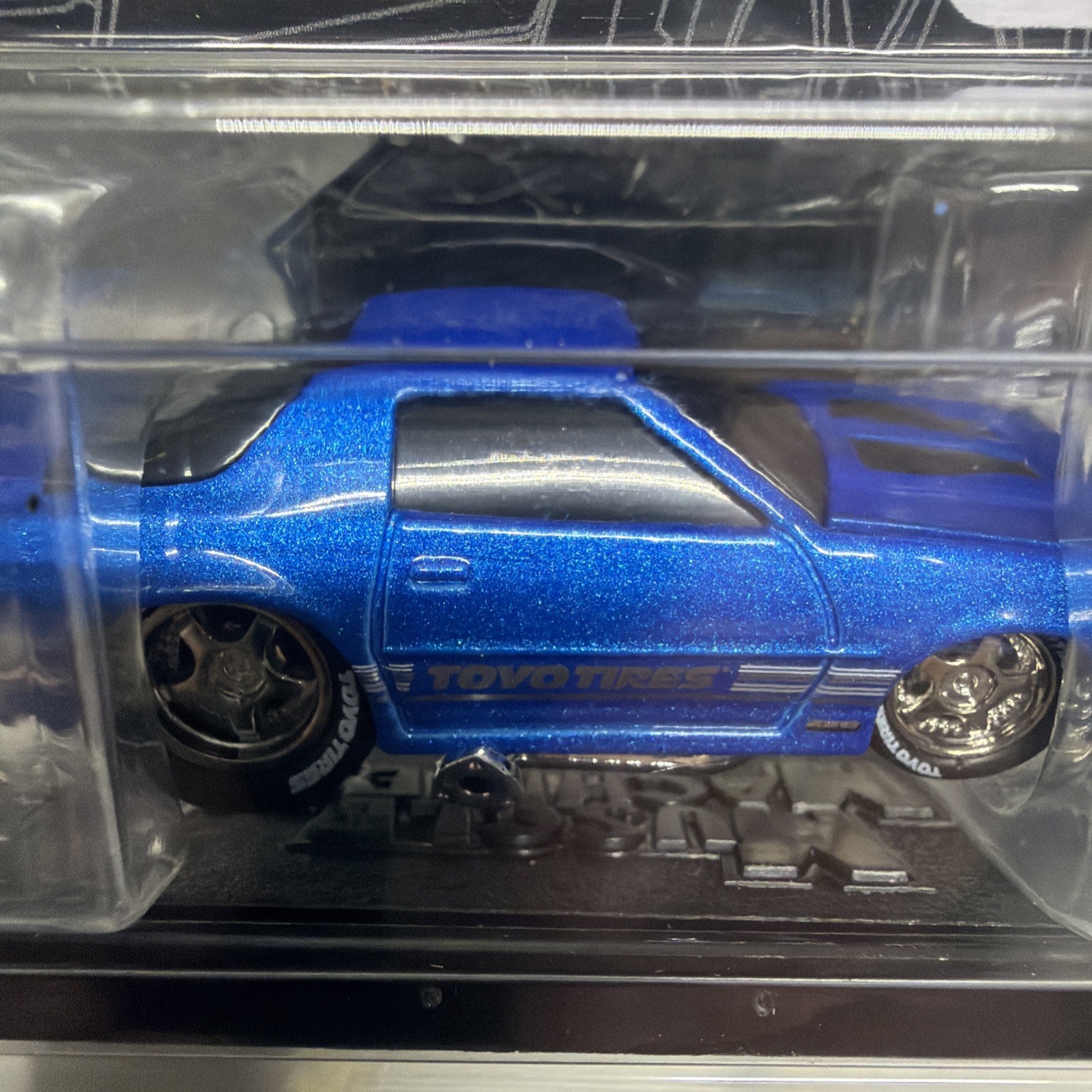Maisto Muscle Machines Series 9 DieCast Model 52 1988 Chevrolet Camaro Z/28 Blue