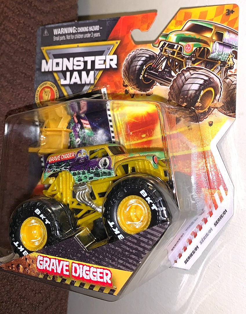 SPIN MASTER 2026 MONSTER JAM GOLD TROPHY CARD GRAVE DIGGER SERIES #01 NEW! HTF!