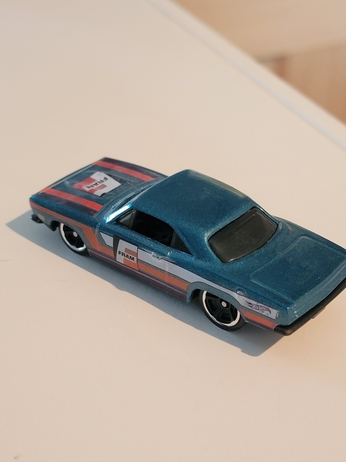 Hot Wheels CUSTOM fram 1968 Baracuda (1983 silverado Version)
