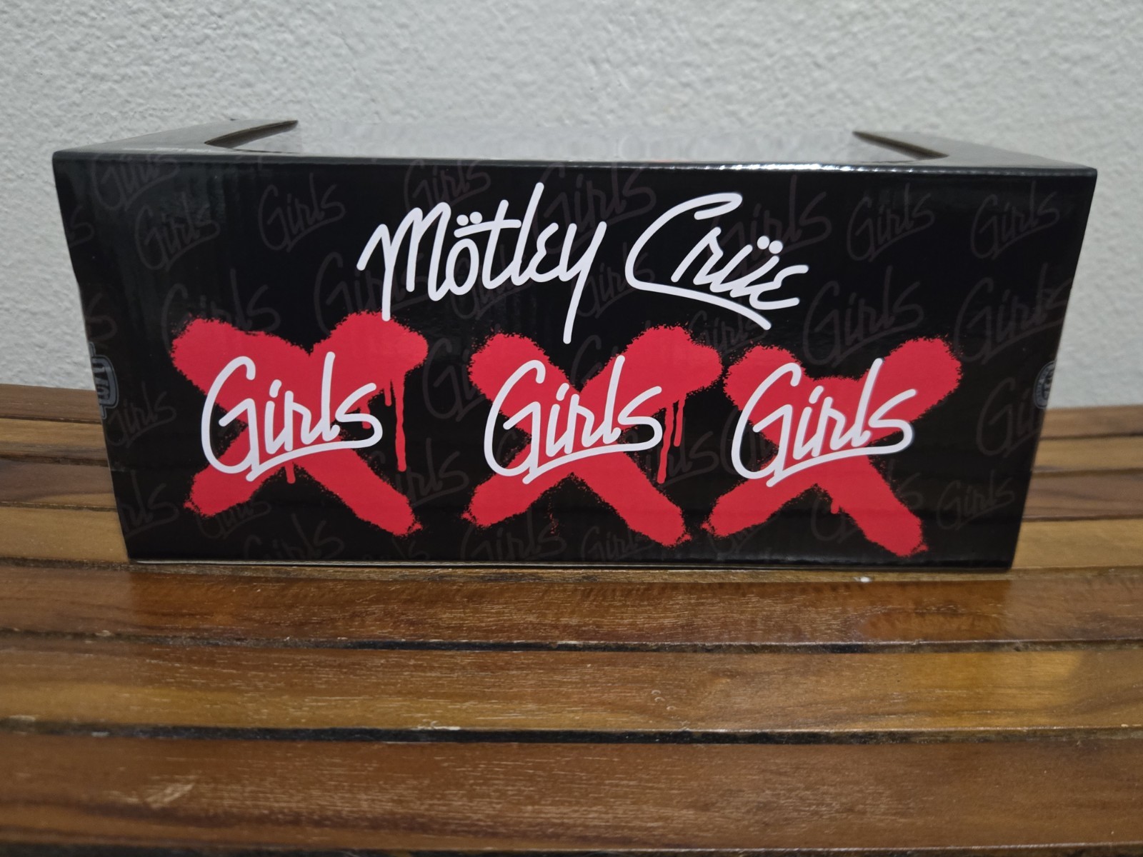 M2 Rock Legends 1976 GMC Sierra Grande 15 Motley Crue Squarebody