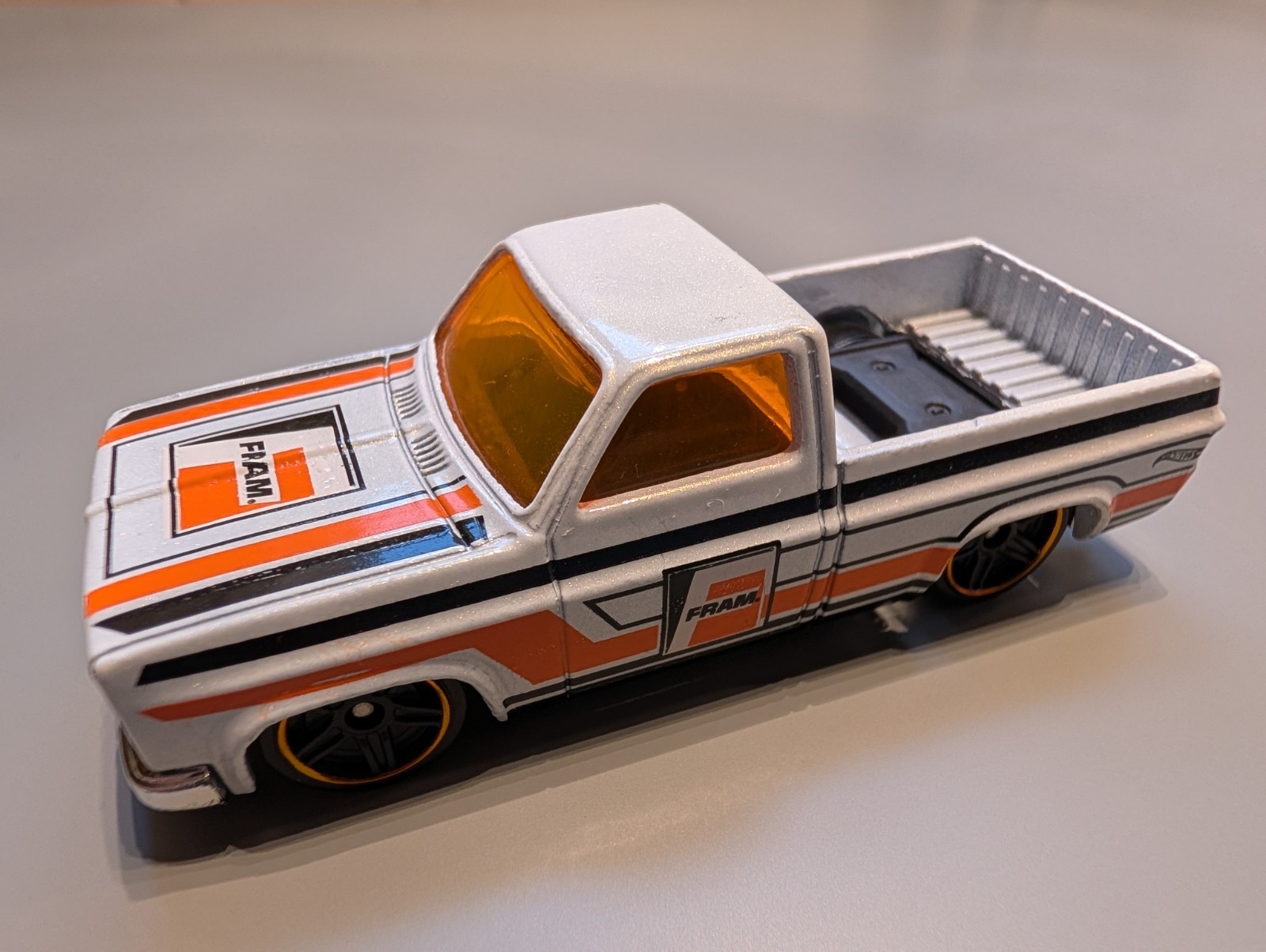 HOT WHEELS ’83 CHEVY SILVERADO FRAM WHITE TOYS R US EXCLUSIVE (LOOSE) VHTF!