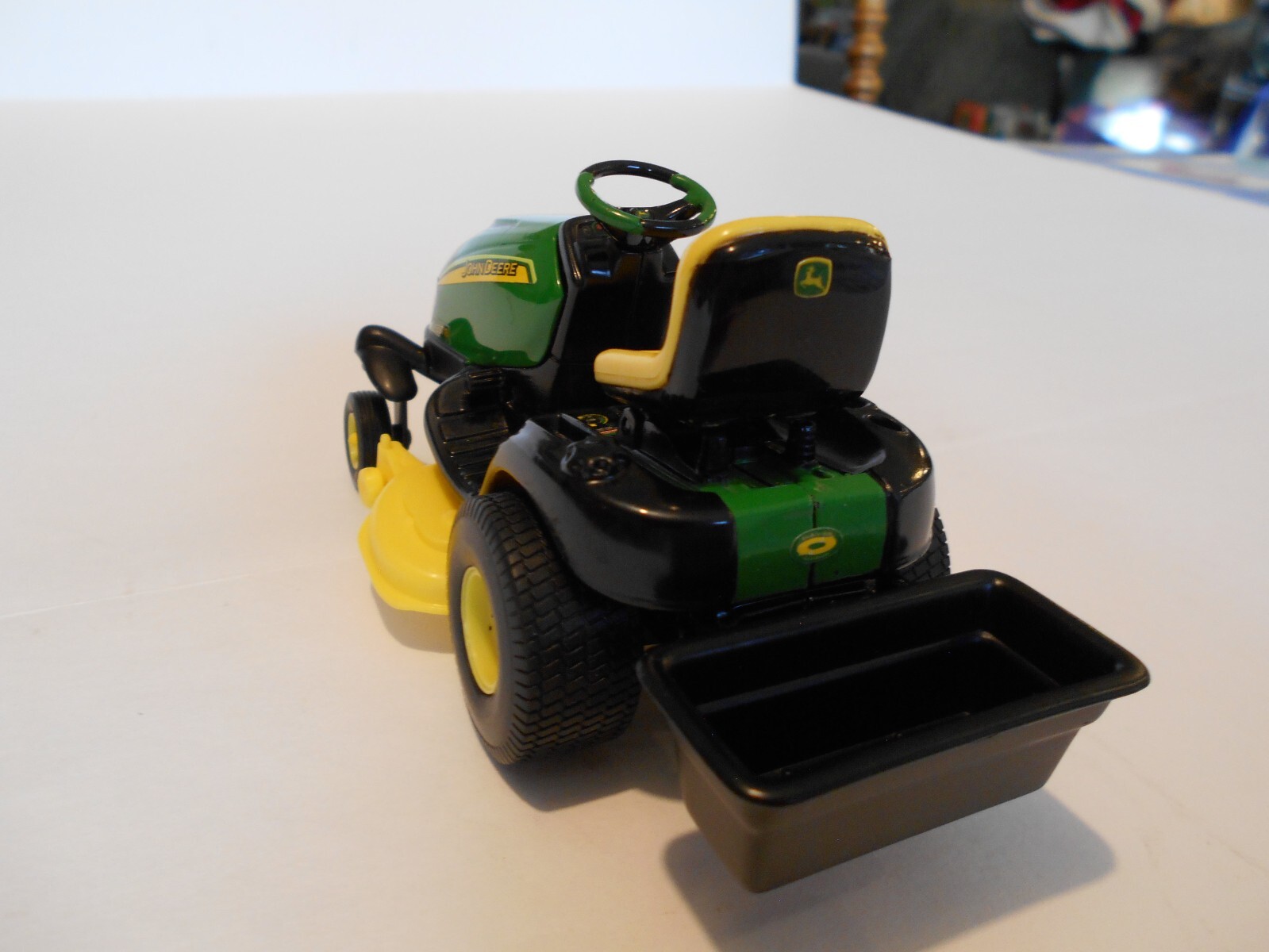 Vintage 2001 ERTL 1:16th Scale John Deere SST18 Spin-Steer Mower #15292, Used
