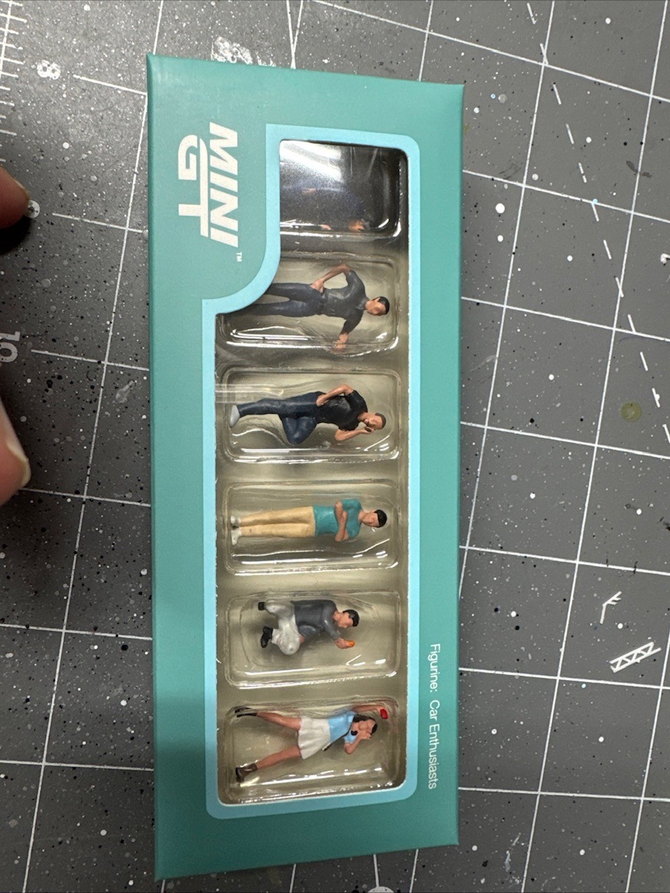 2025 Mini-GT Metal Diorama Figures: Set of (6) pcs CAR ENTHUSIASTS Item #MGTAC36