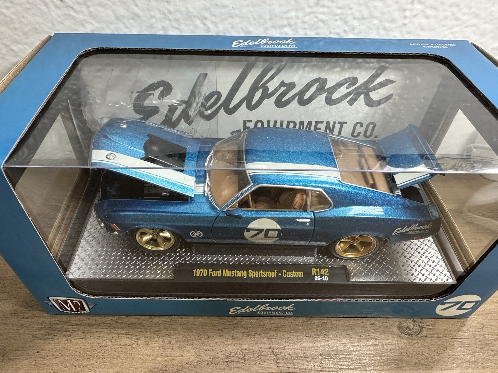 M2 Machines 1:24 1970 Ford Mustang Sportsroof Edelbrock Blue Diecast Unopened