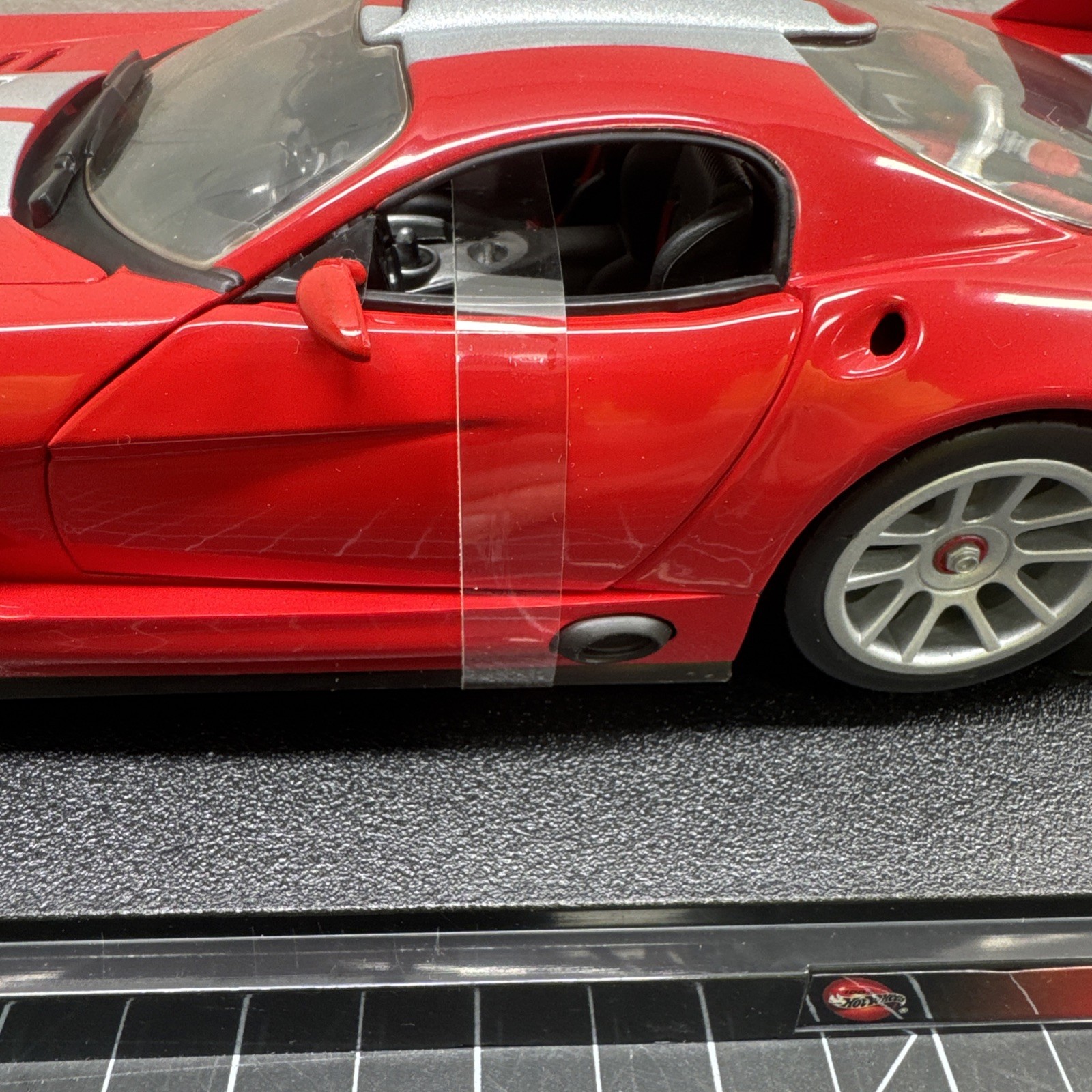 1/18 100% Hotwheels 2001 Dodge Viper GTS R Red No BOX D3