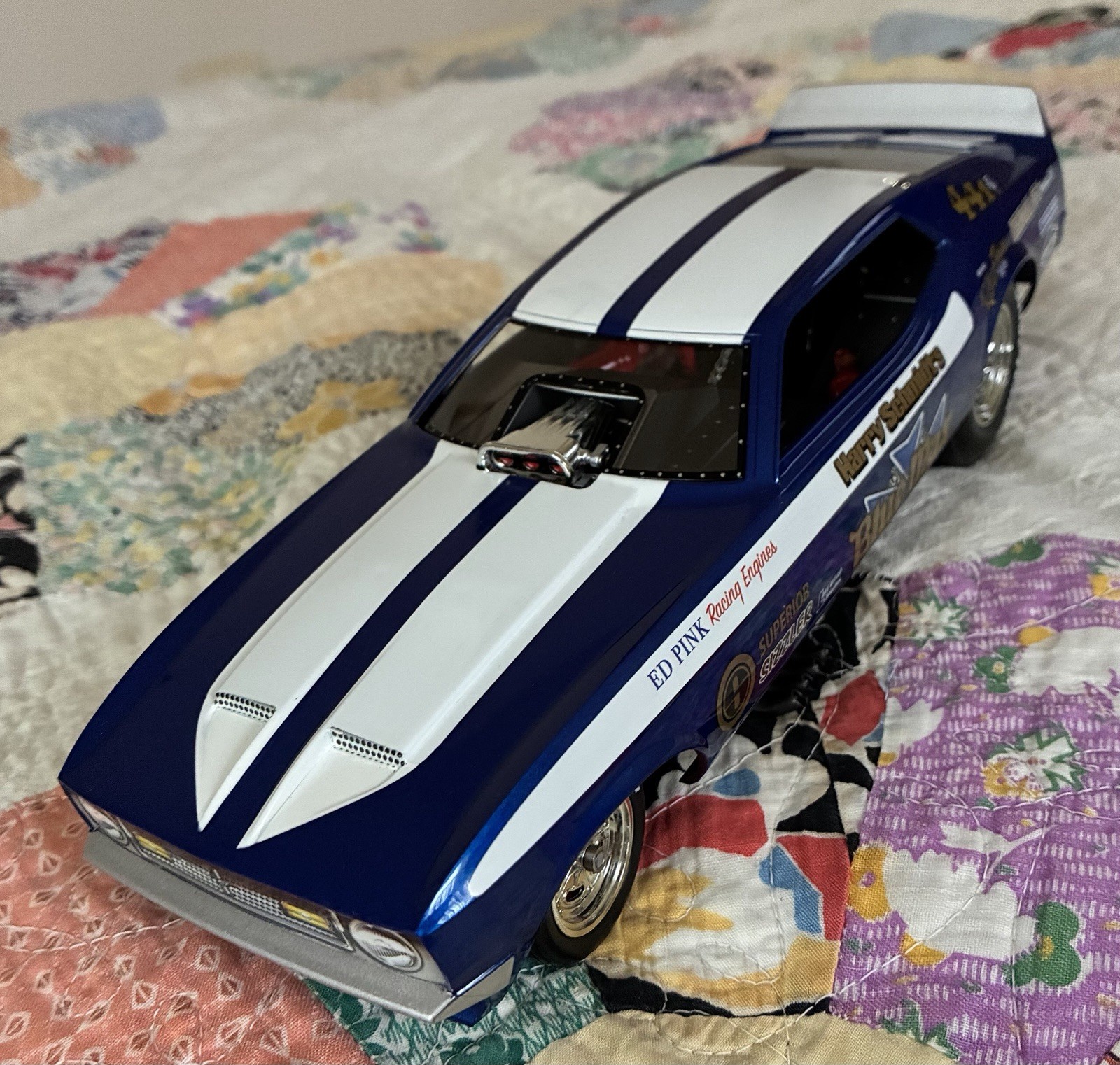 auto world 1/18 legends