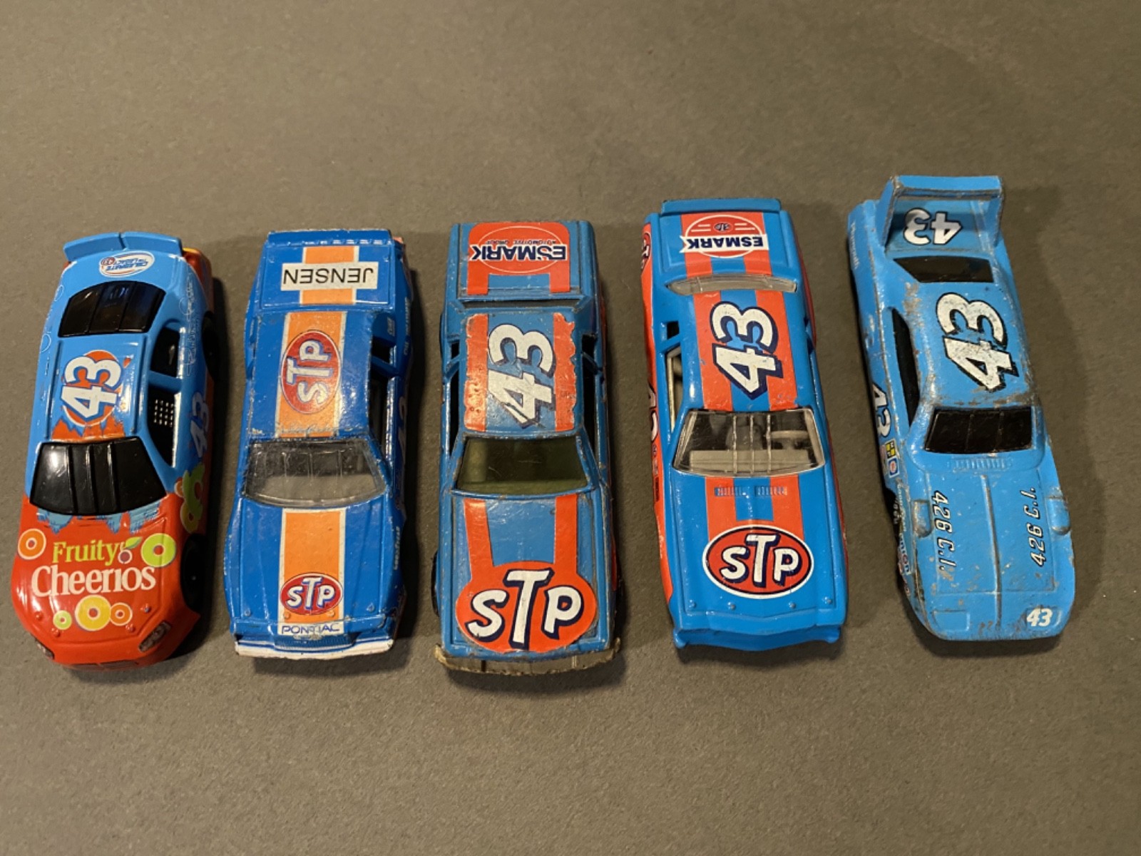 LOT of FIVE Richard Petty #43 Plymouth NASCAR Diecast 1/64 Cars