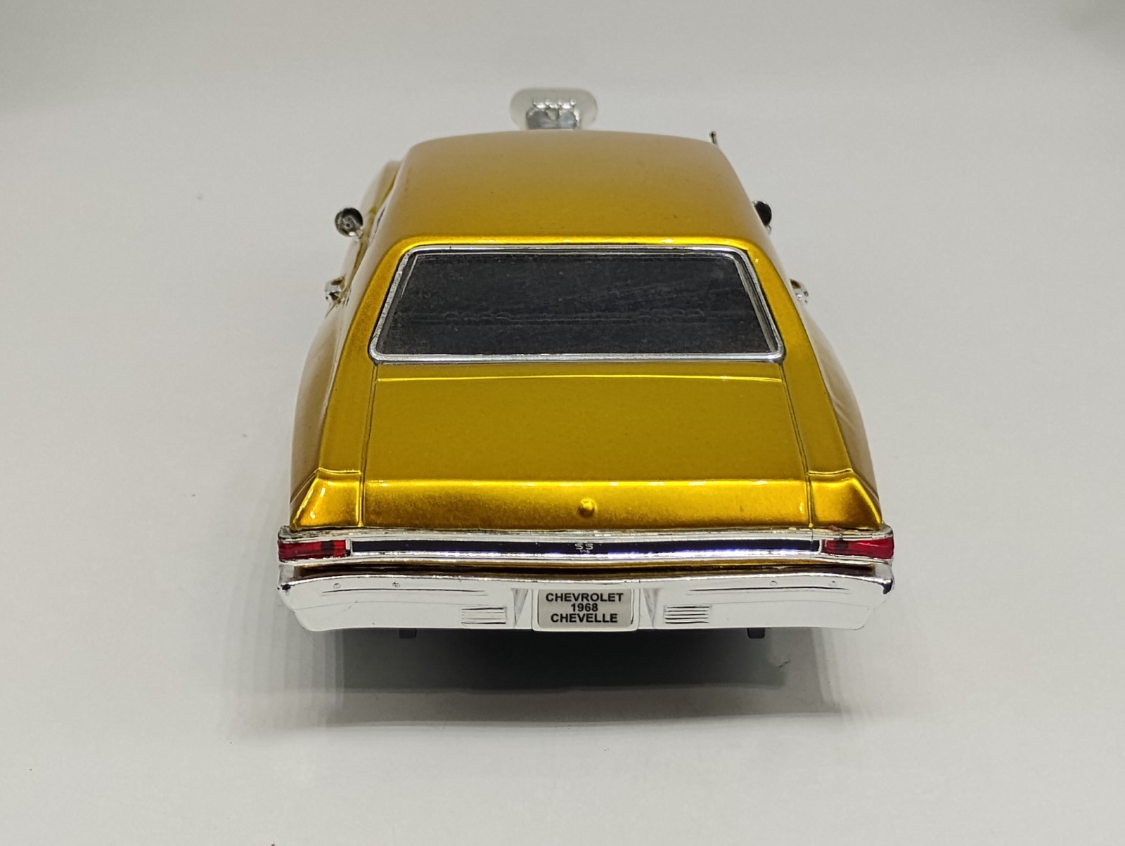 SunnySide 1:24 Scale Gold 1968 Chevy Chevelle SS 396 HARD TO FIND