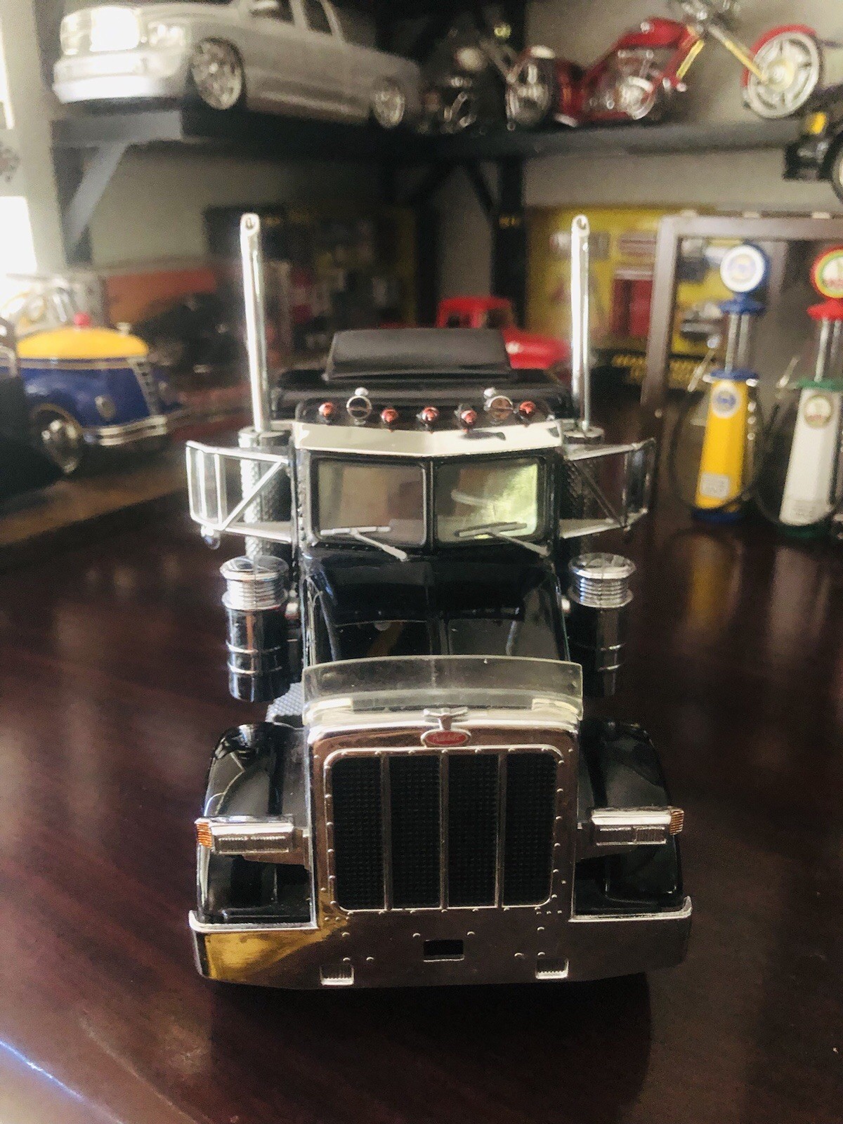 1:28 Enzaka Peterbilt Black W/Levi Garrett Refrigerated Van Trailer