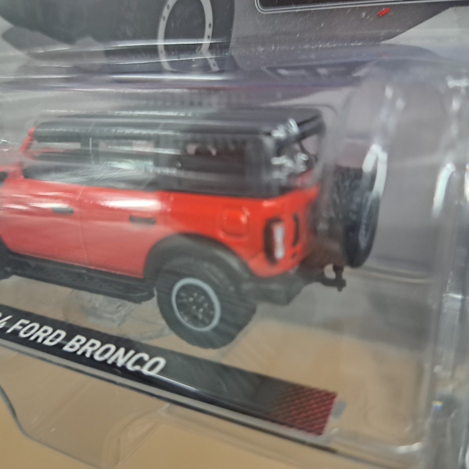 Green Light 1:64 Showroom Floor Series 7 – 2024 Ford Bronco