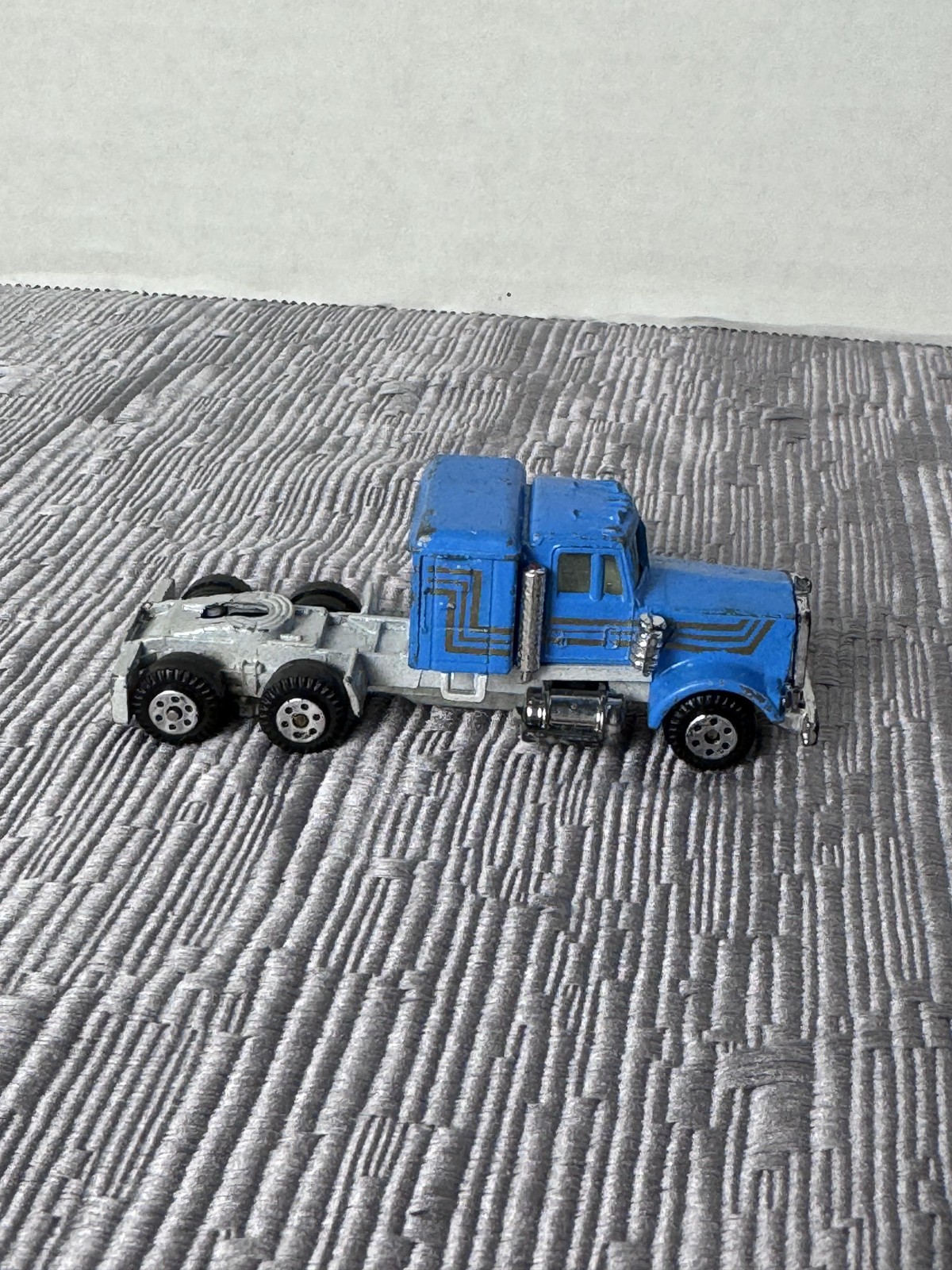 Yat Ming Blue Semi Truck Tractor Unit Small Diecast Toy Vehicle China Loose