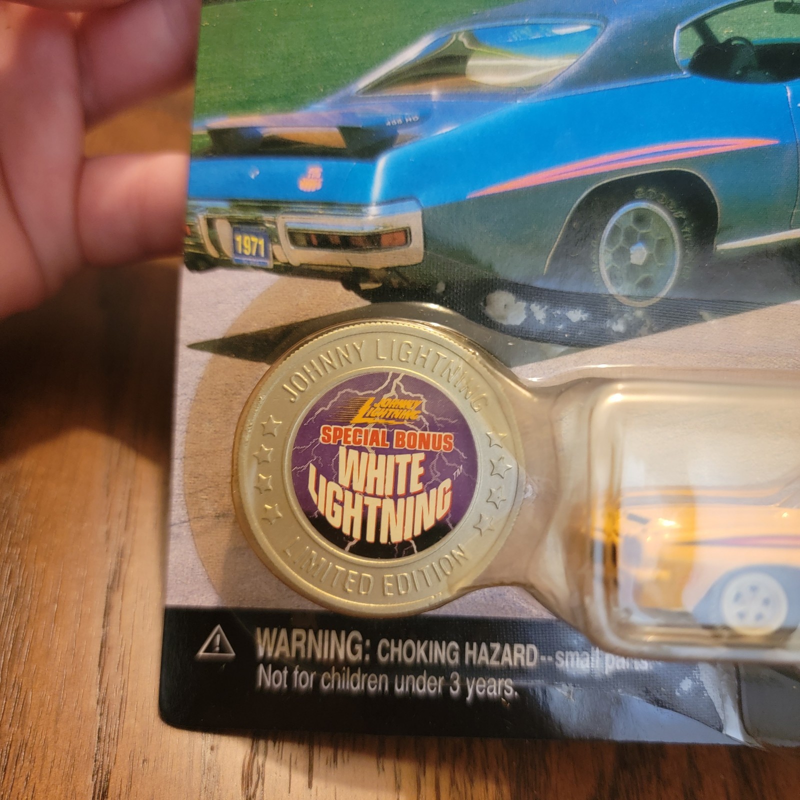 Johnny Lightning 1971 Pontiac GTO Judge White Lightning Chase Muscle Cars USA