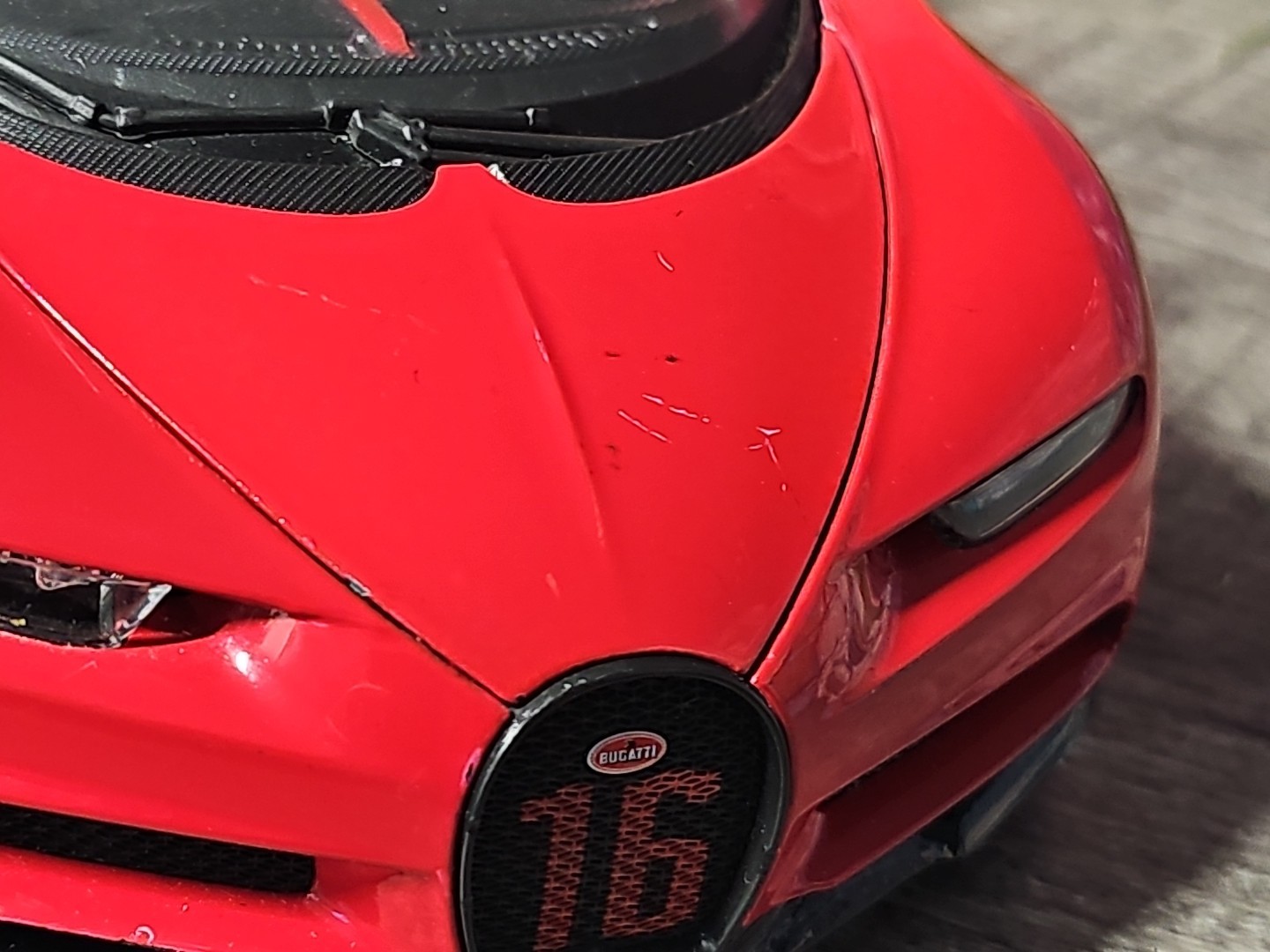 Bburago Black And Red Bugatti Chiron 1:18 Diecast Car NO BOX