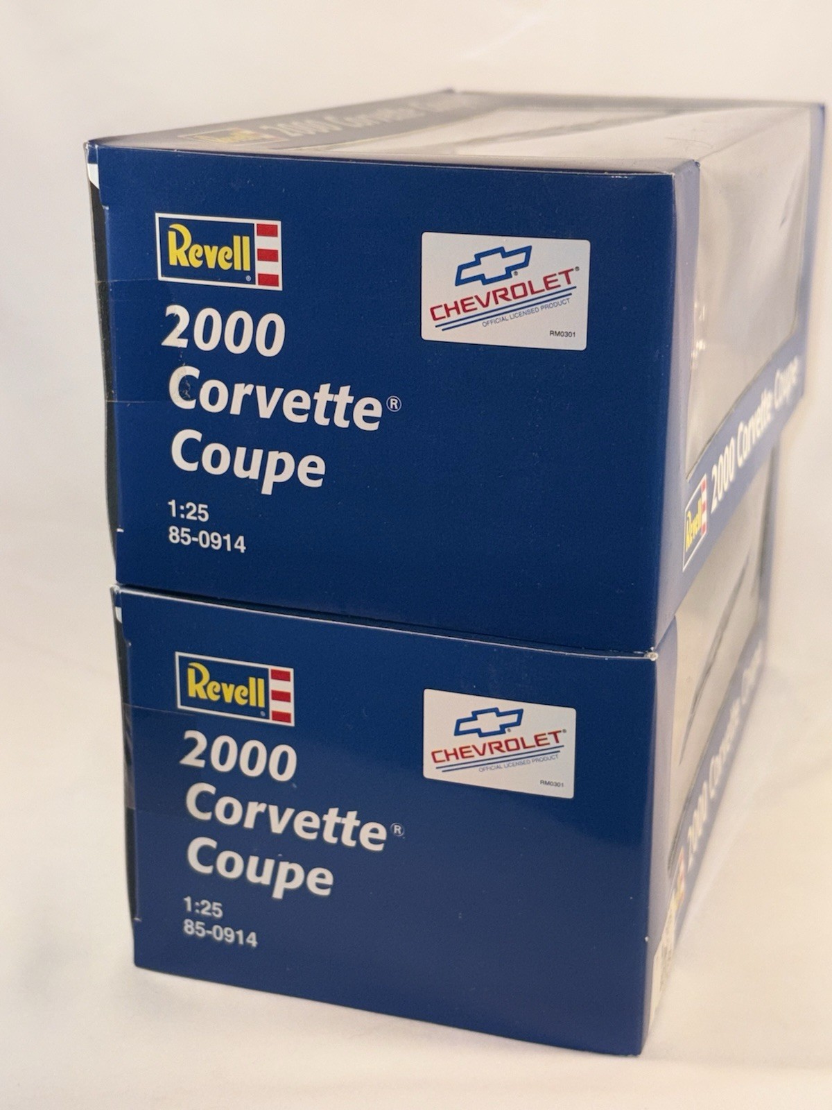 LOT OF 2 REVELL NOS 1/25 2000 CHEVROLET CORVETTE COUPE HARD TOP SILVER SEALED