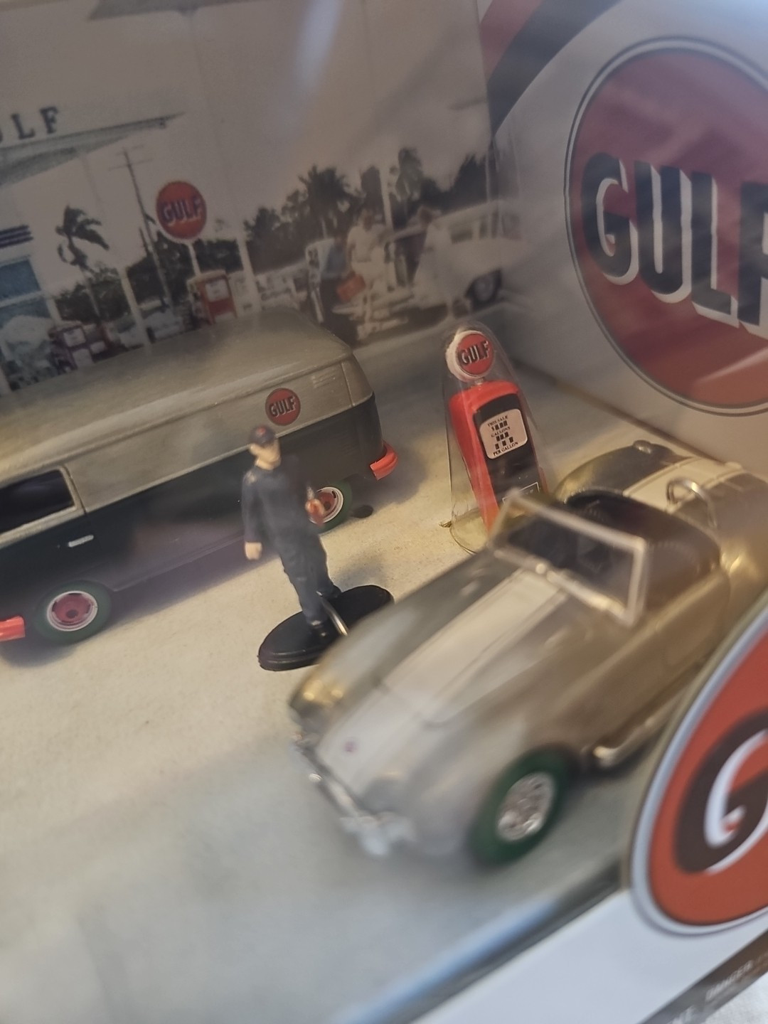 Greenlight Chase Motor World Gulf Set Raw Green Machine