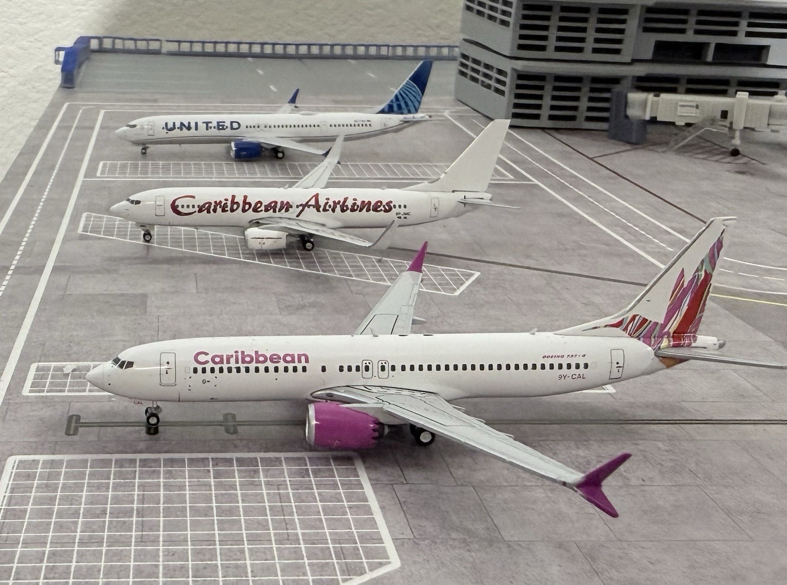 AeroClassics for Caribbean Airlines for Boeing 737 MAX 8 9Y-CAL 1:400 Model