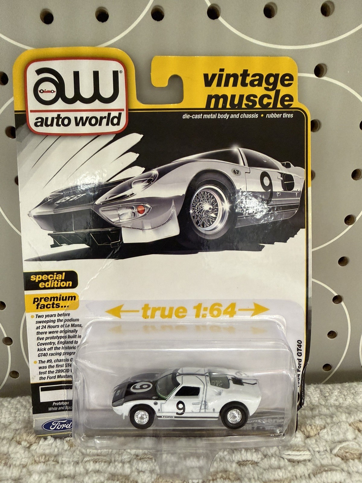 Auto World Vintage Muscle 1964 Ford GT40 – 1:64 Diecast Car